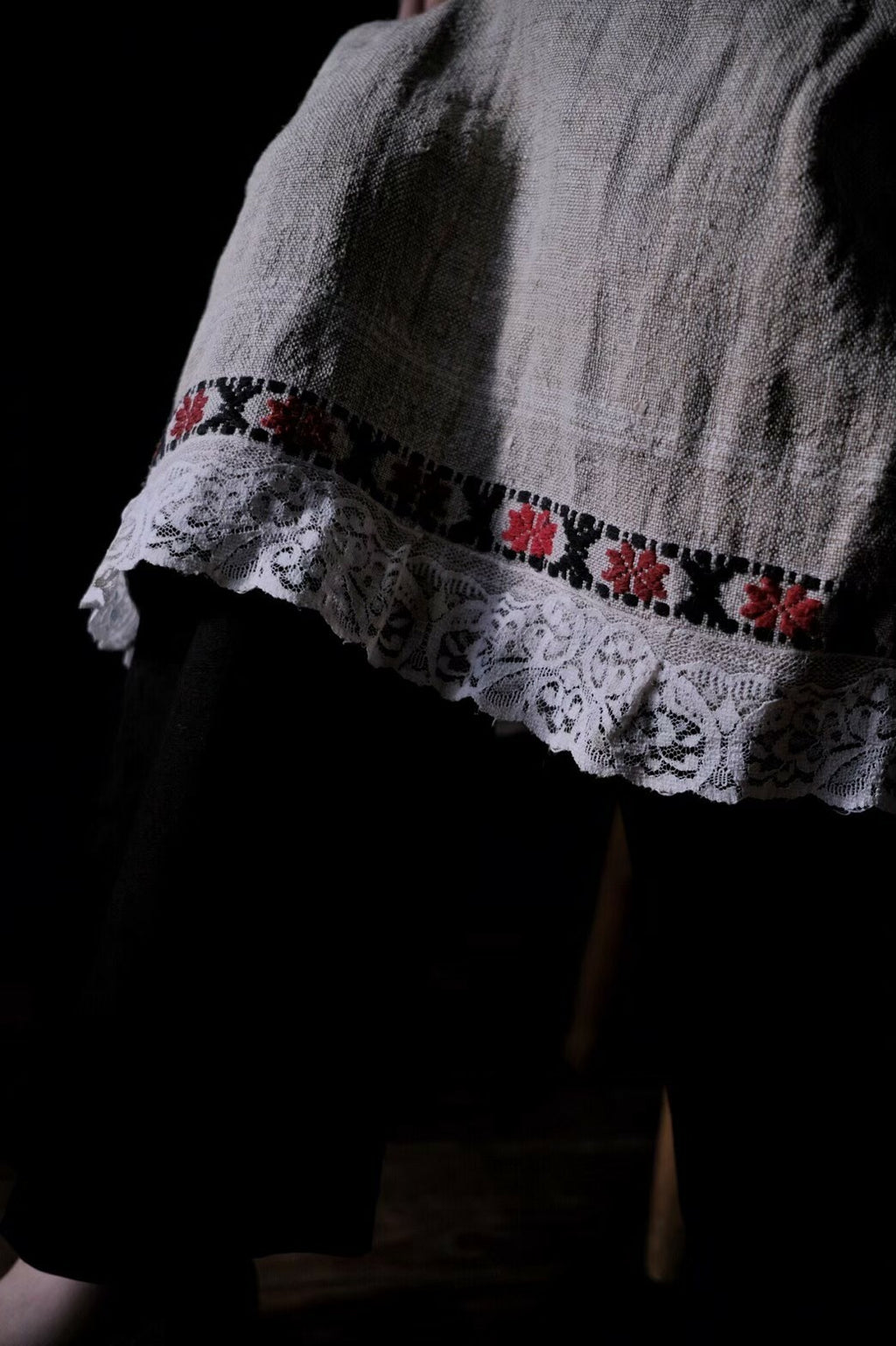1940’s Ukrainian Hand Embroidered Dress / 烏克蘭手工刺繡洋裝