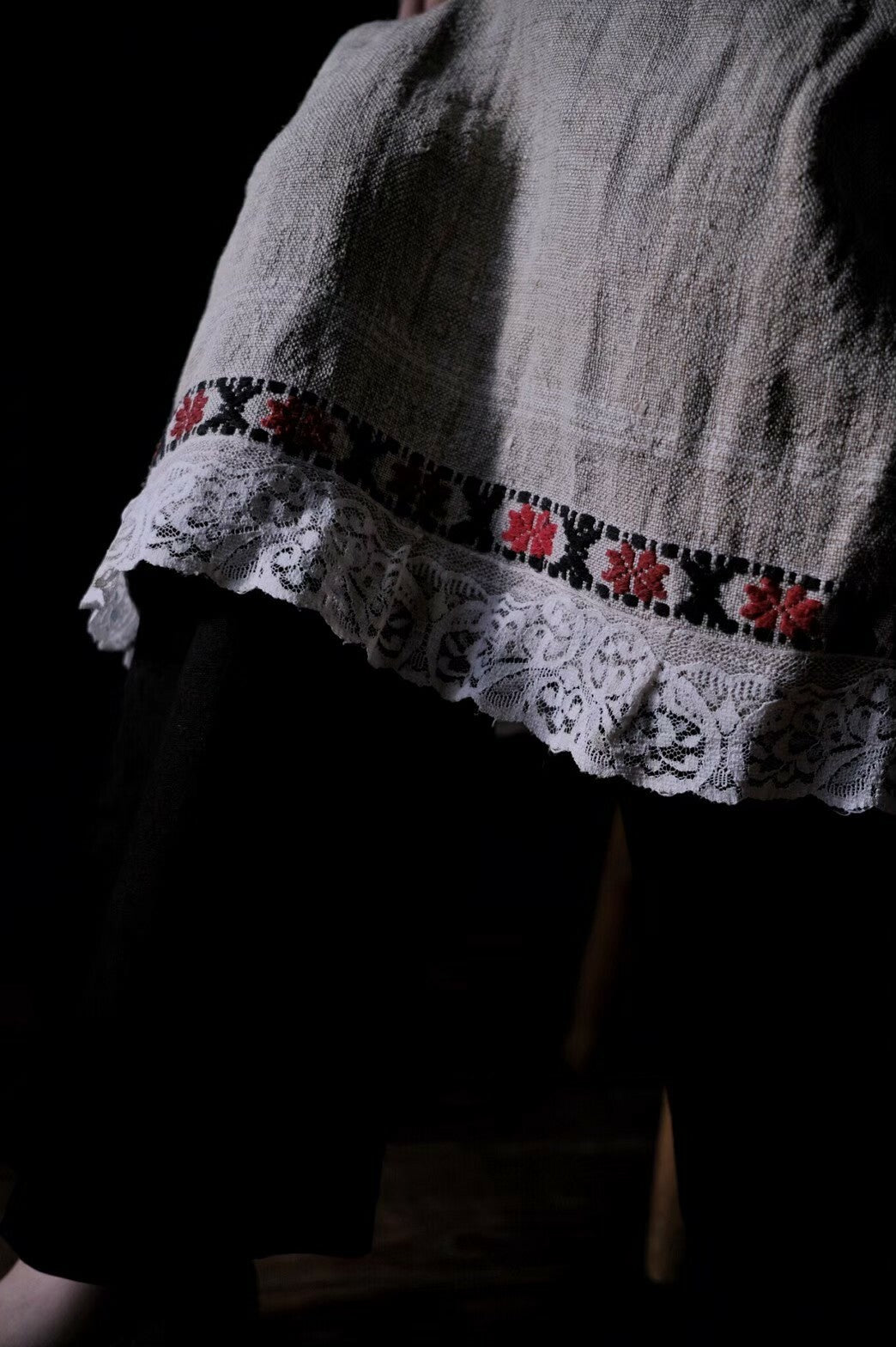 1940’s Ukrainian Hand Embroidered Dress / 烏克蘭手工刺繡洋裝