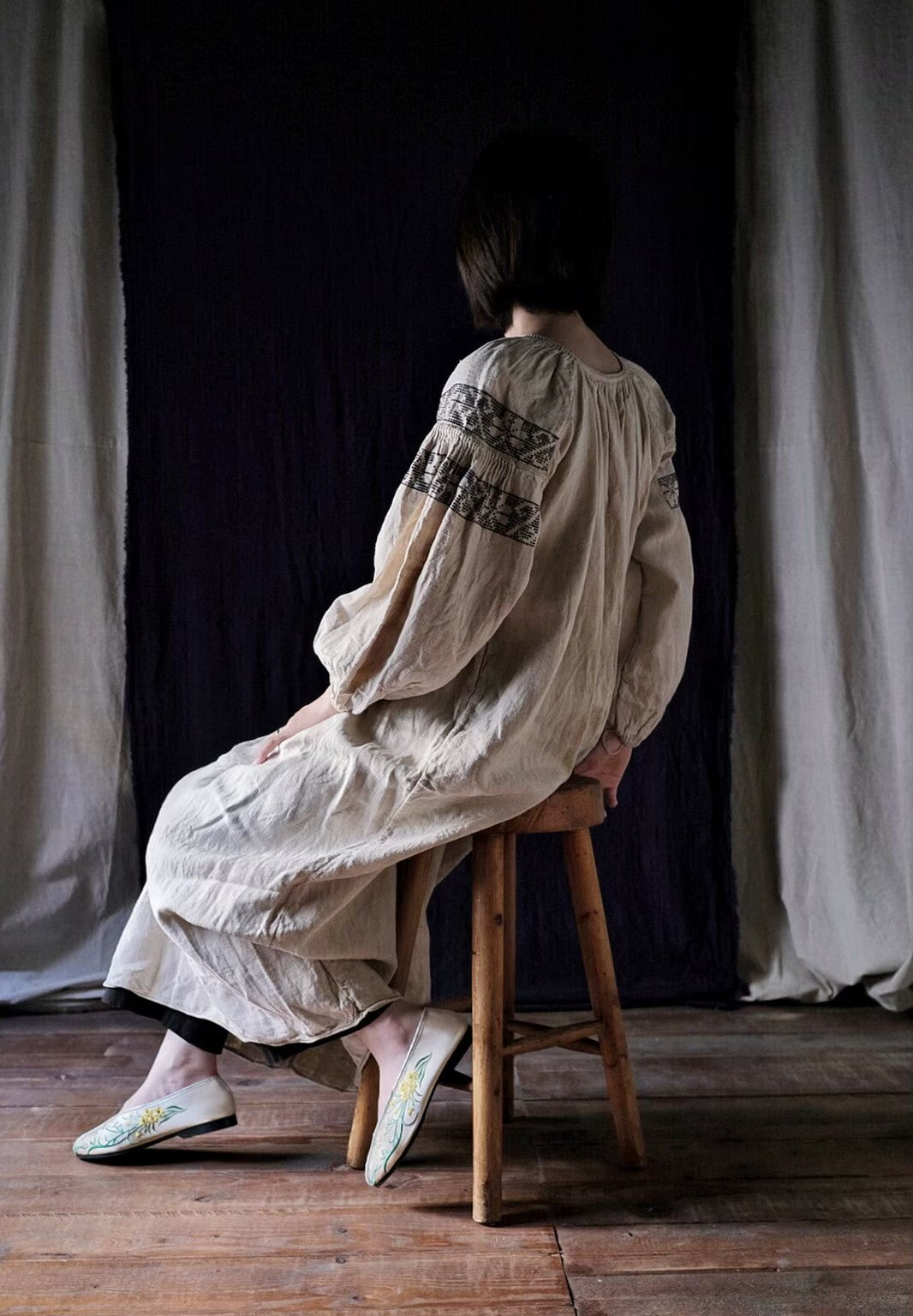 1930’s Ukrainian Hand Embroidered Hemp Dress / 烏克蘭手工刺繡麻質洋裝