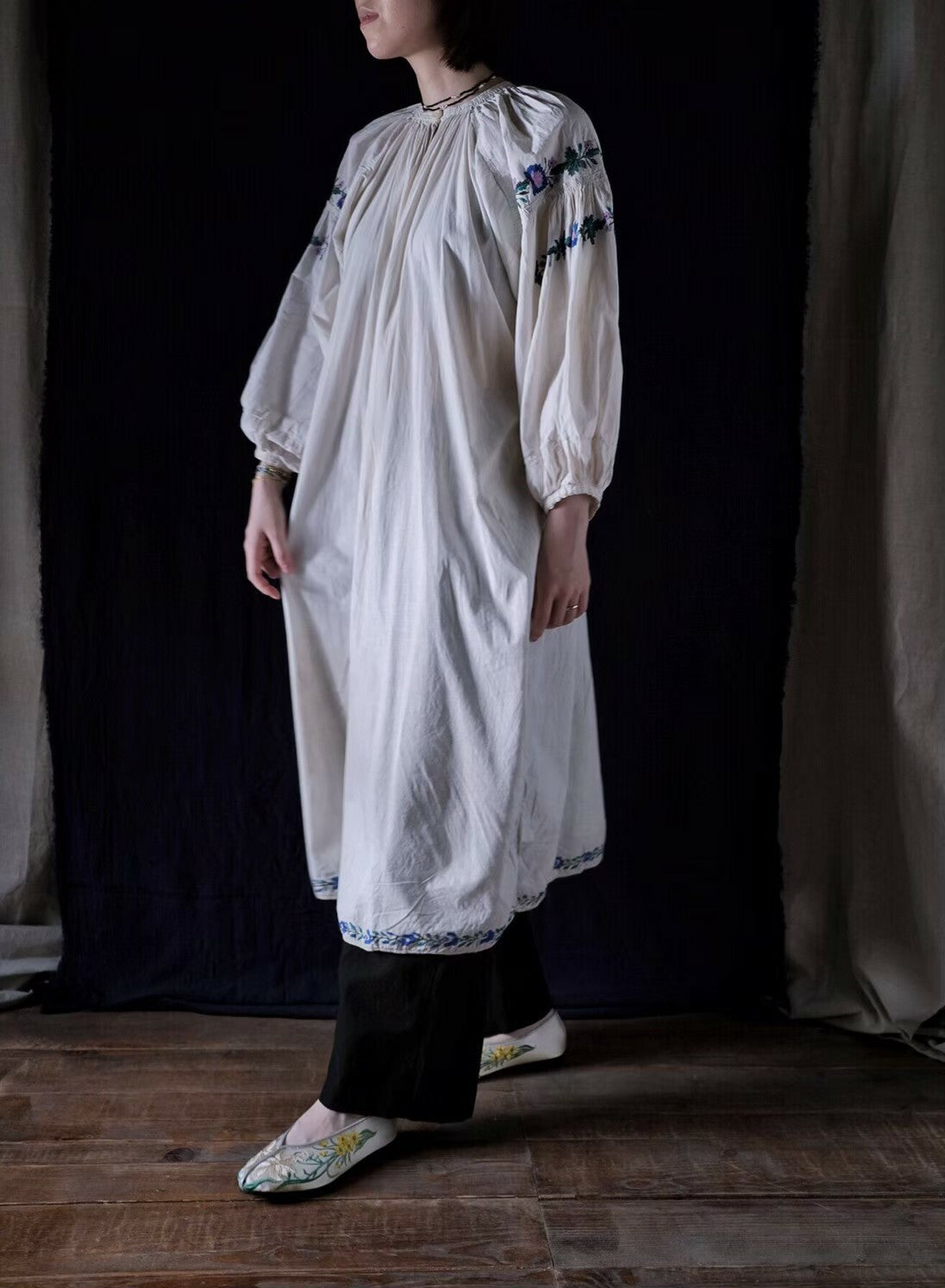 1940’s Ukrainian Hand Embroidered Dress / 烏克蘭手工刺繡洋裝