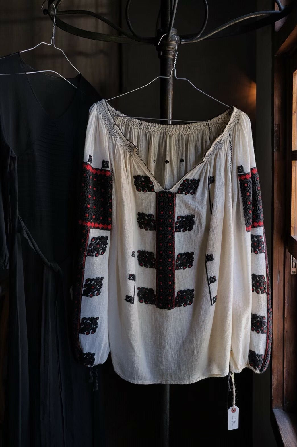 1940’s Romanian Folk Blouse / 羅馬尼亞罩衫