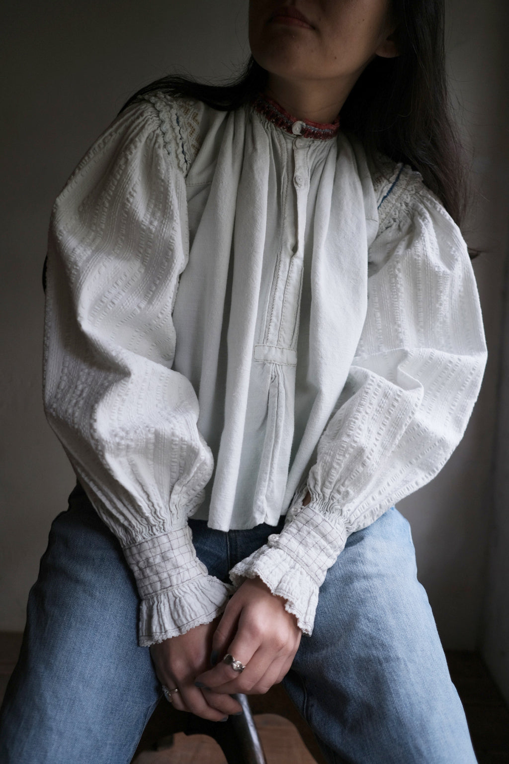 Early 20th C. Romanian Folk Blouse / 羅馬尼亞刺繡罩衫