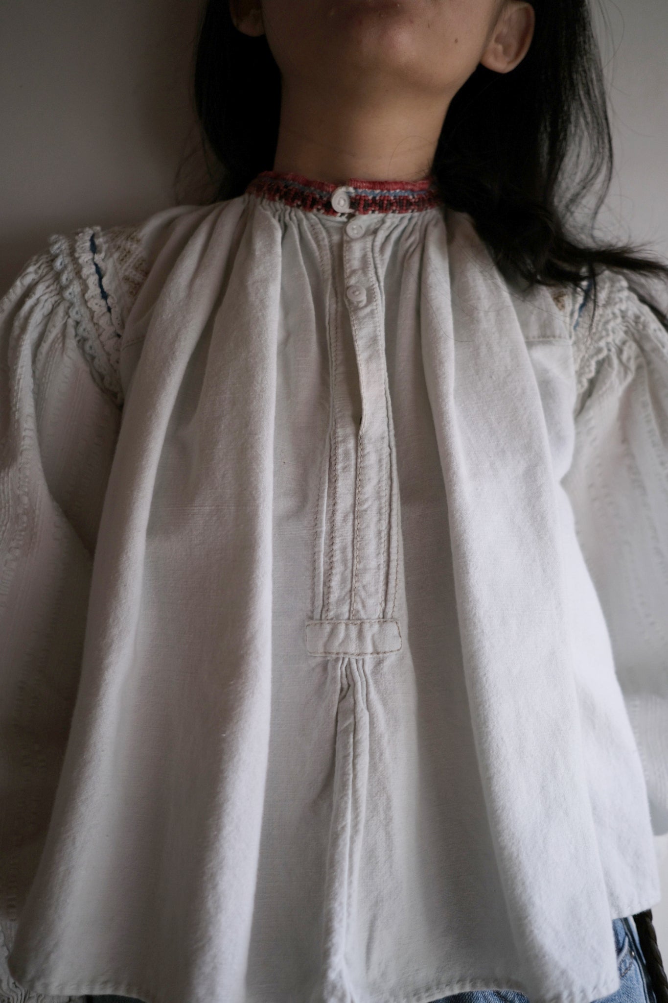 Early 20th C. Romanian Folk Blouse / 羅馬尼亞刺繡罩衫
