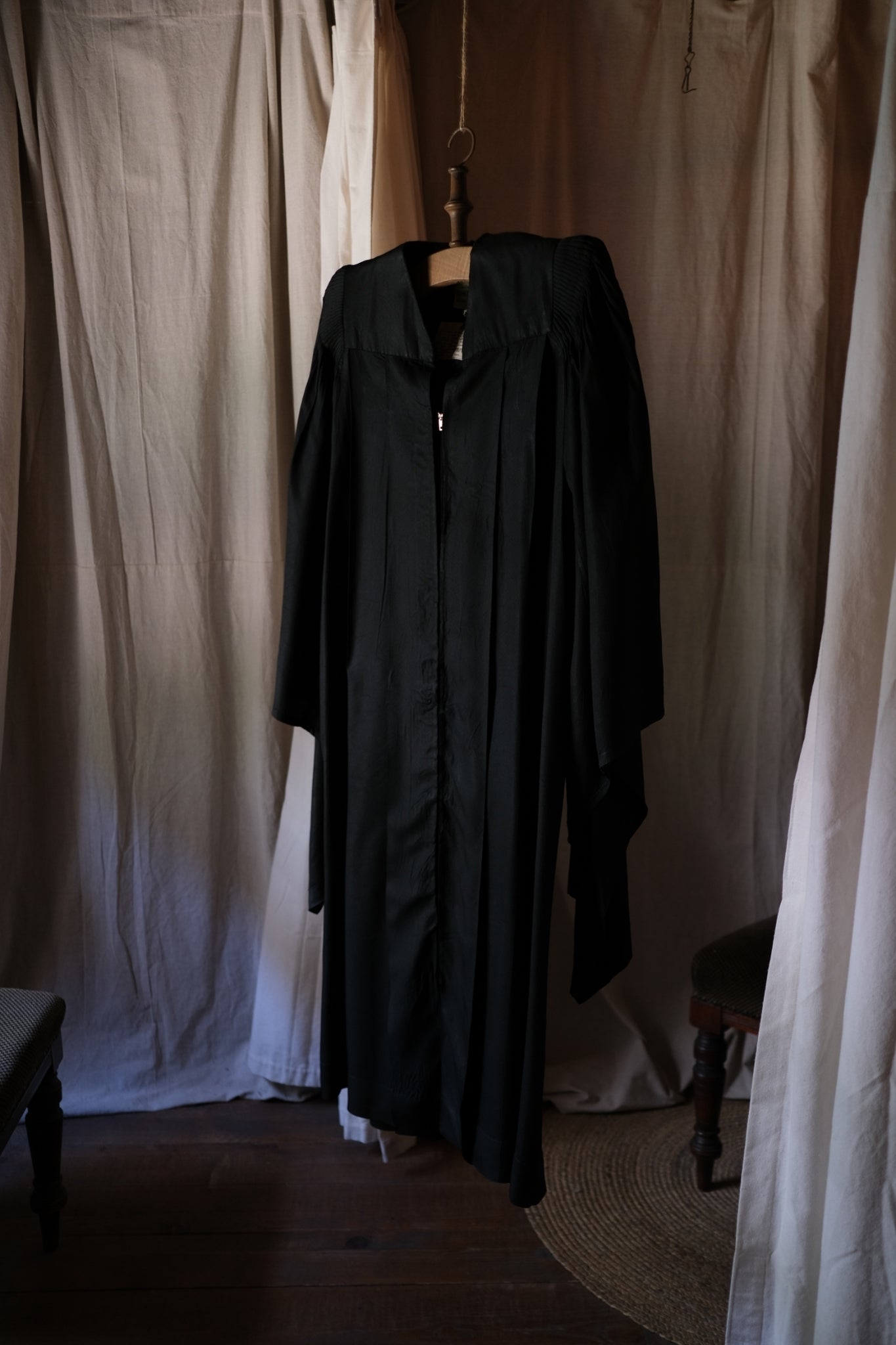 1950's E. R. MOORE Judge Robe / E. R. MOORE法官長袍