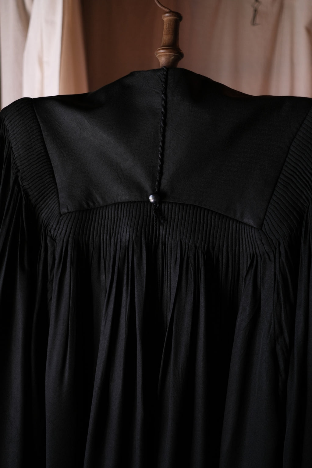1950's E. R. MOORE Judge Robe / E. R. MOORE法官長袍