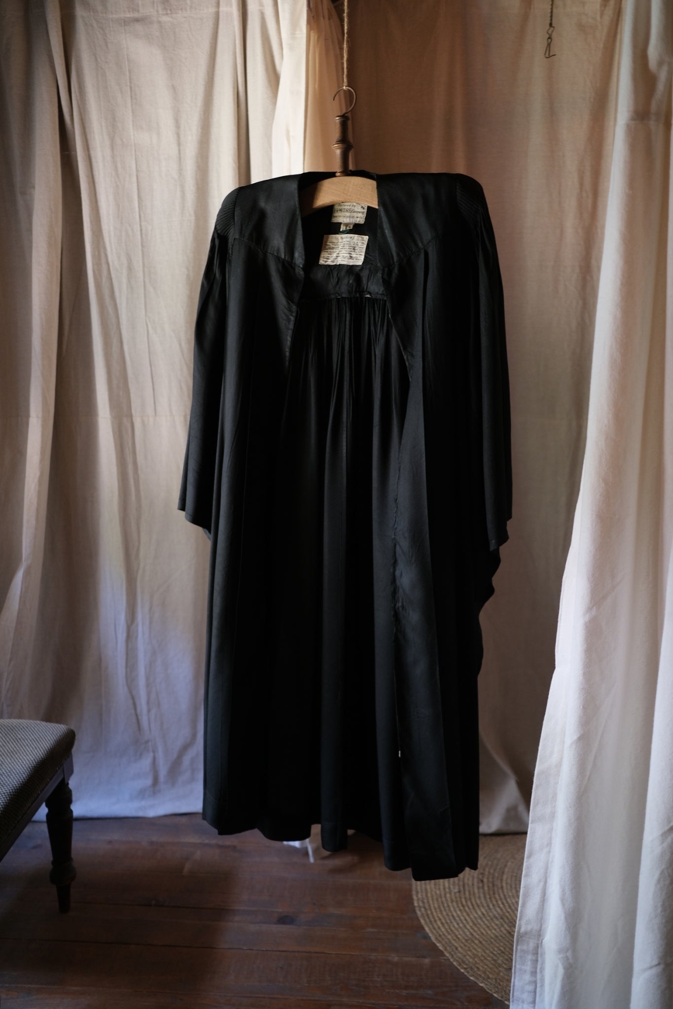1950's E. R. MOORE Judge Robe / E. R. MOORE法官長袍