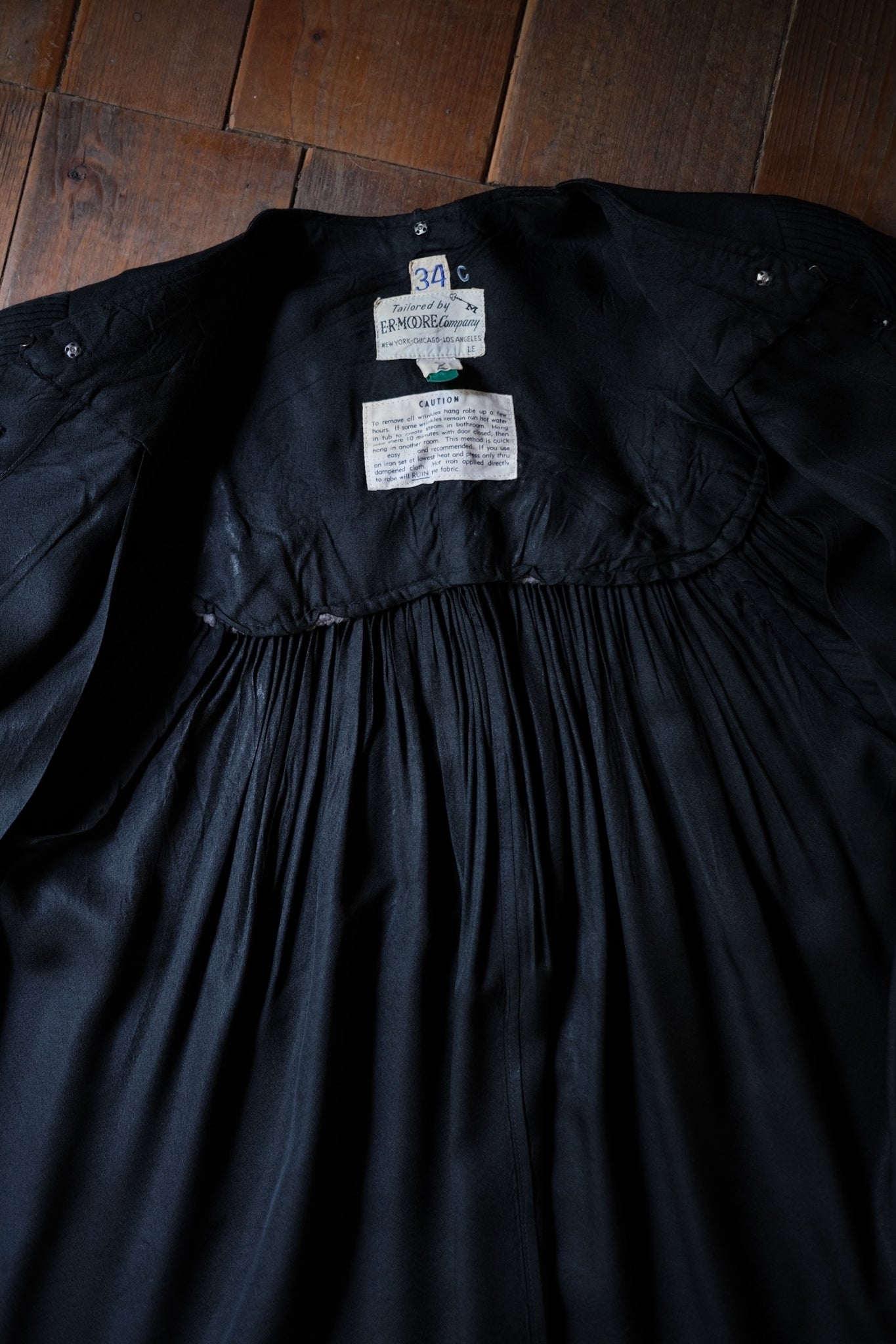 1950's E. R. MOORE Judge Robe / E. R. MOORE法官長袍