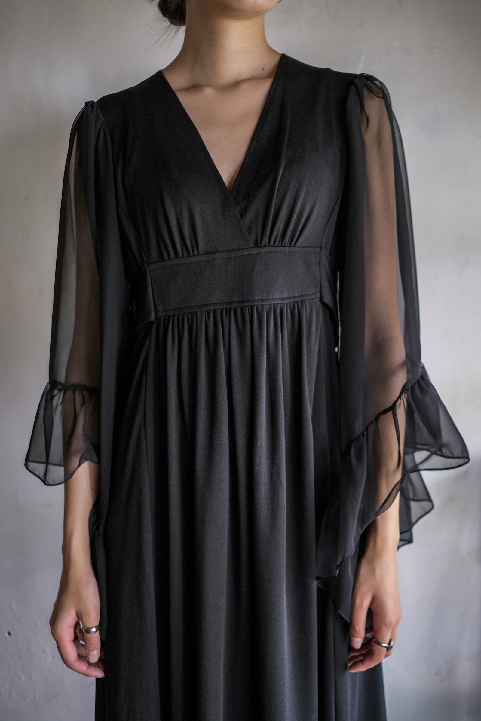 1960’s Noir Bell Sleeve Empire Waist Dress / 鐘形袖高腰連身裙
