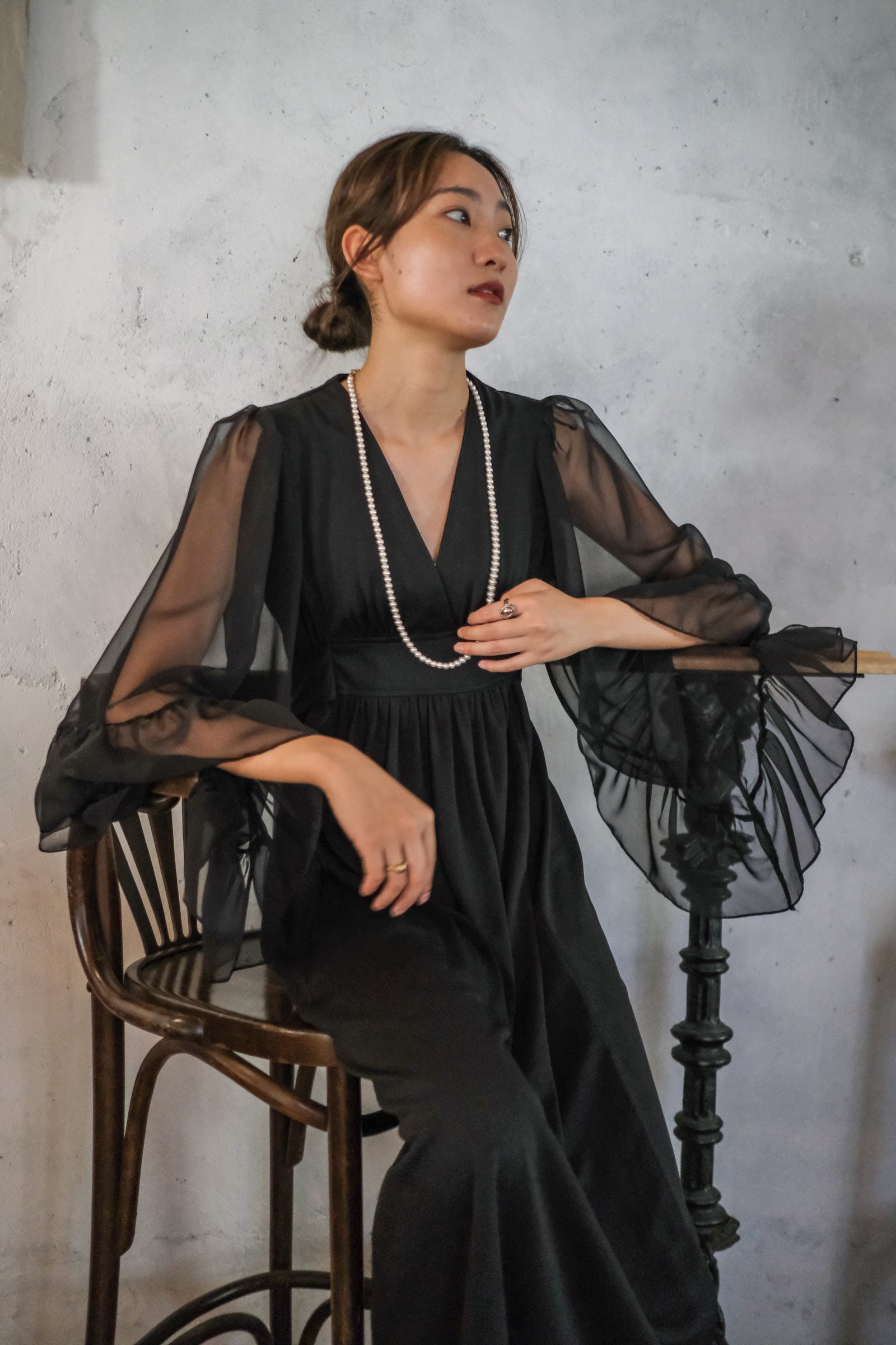1960’s Noir Bell Sleeve Empire Waist Dress / 鐘形袖高腰連身裙