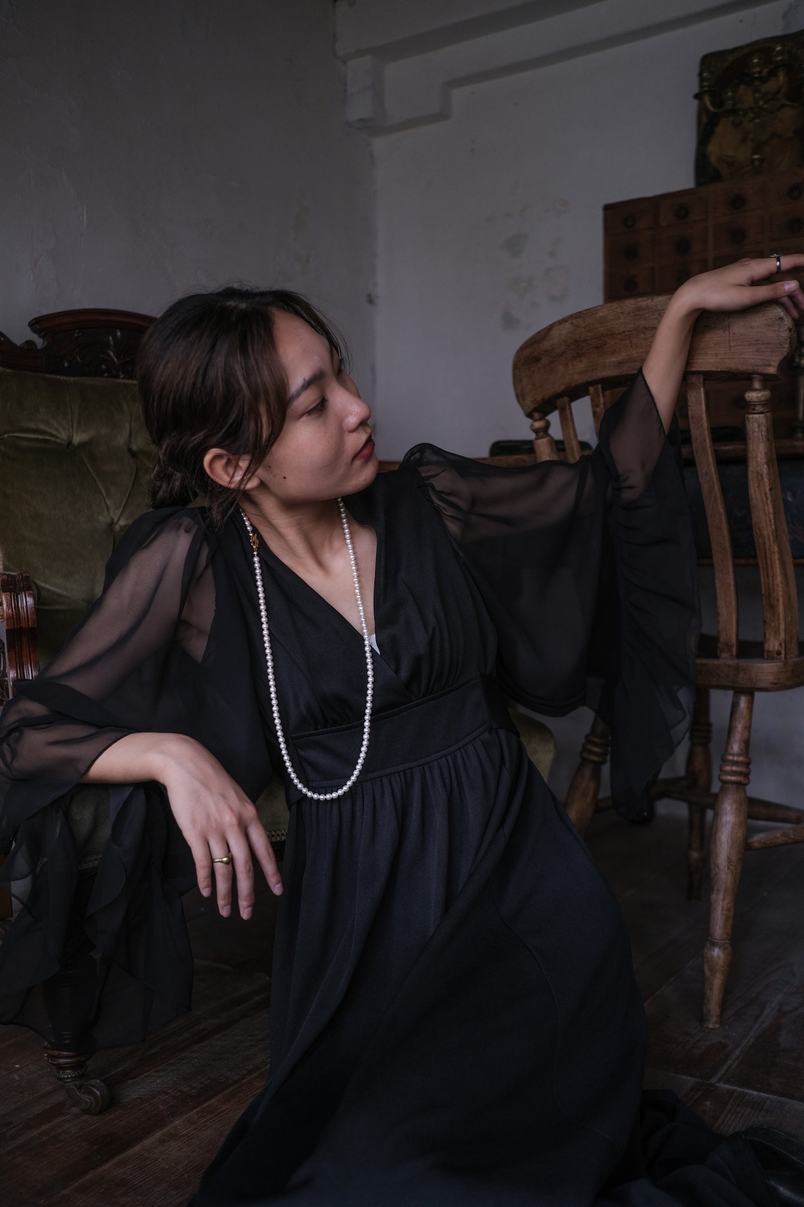 1960’s Noir Bell Sleeve Empire Waist Dress / 鐘形袖高腰連身裙