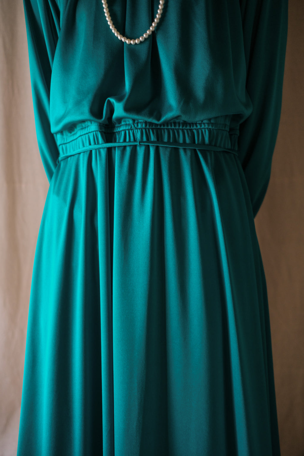 1970’s Teal Color Satin Lace Collar Maxi Dress / 青色緞面蕾絲領長裙