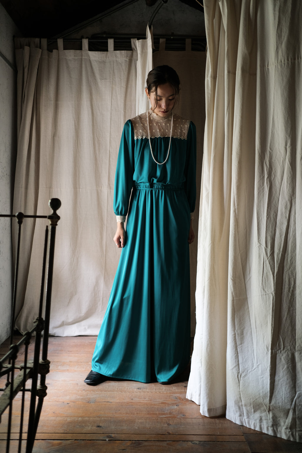 1970’s Teal Color Satin Lace Collar Maxi Dress / 青色緞面蕾絲領長裙