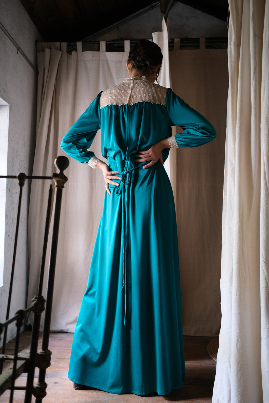 1970’s Teal Color Satin Lace Collar Maxi Dress / 青色緞面蕾絲領長裙