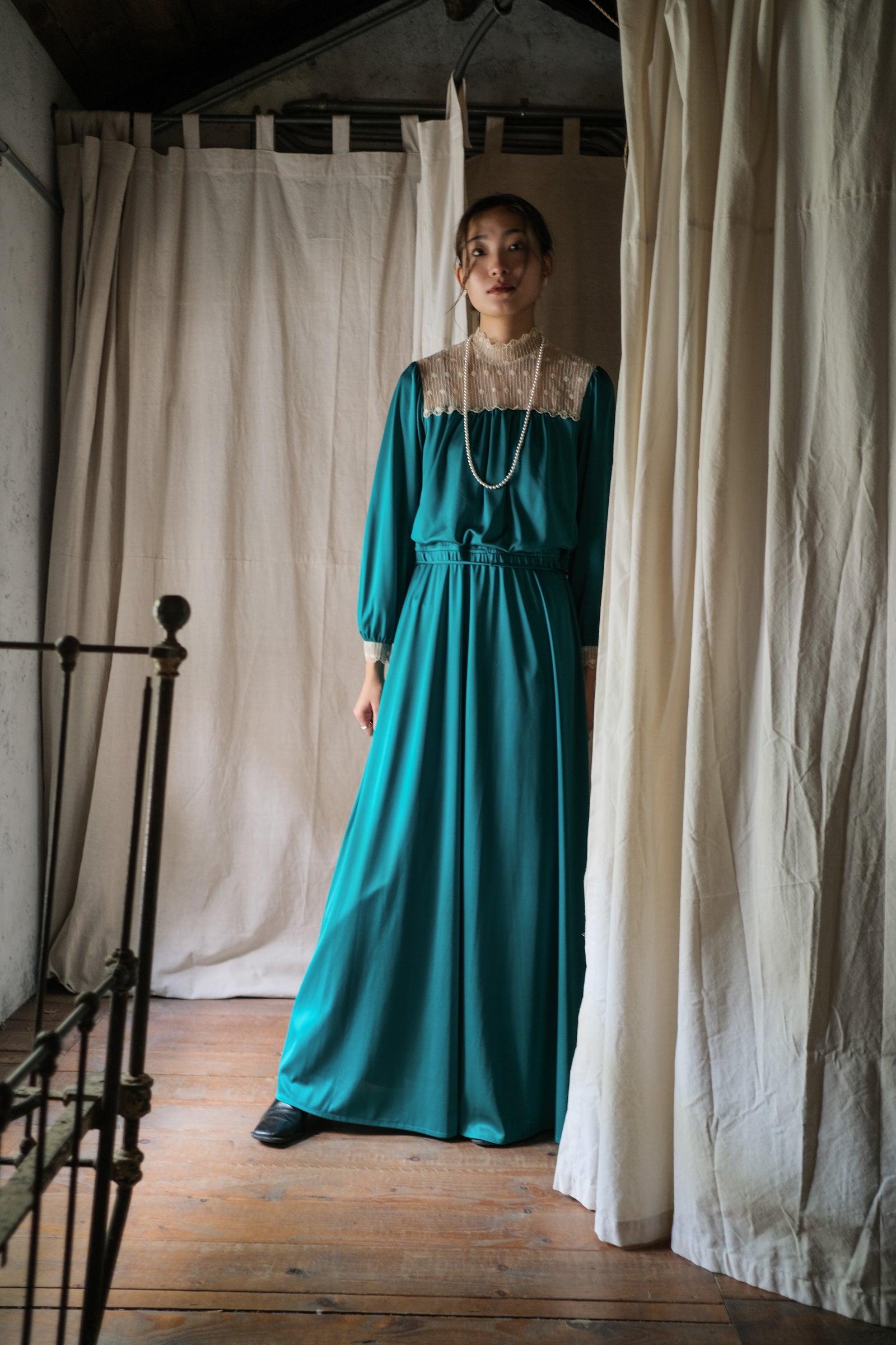 1970’s Teal Color Satin Lace Collar Maxi Dress / 青色緞面蕾絲領長裙