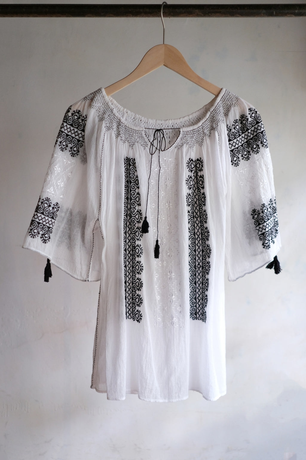 1970’s Balkans Romanian Folk Gauze Blouse / 巴爾幹羅馬尼亞民俗薄紗襯衫