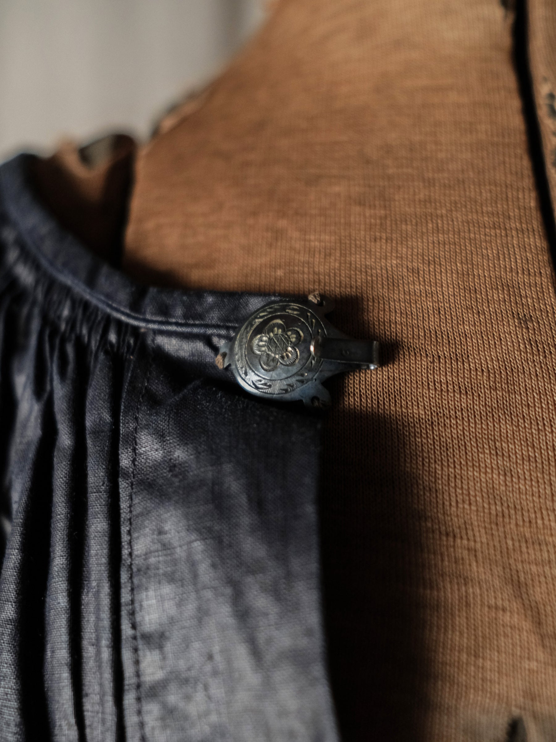 1890-1900’s French Glazed Indigo Linen “ Biaude ” / 法國釉面靛藍亞麻罩衫
