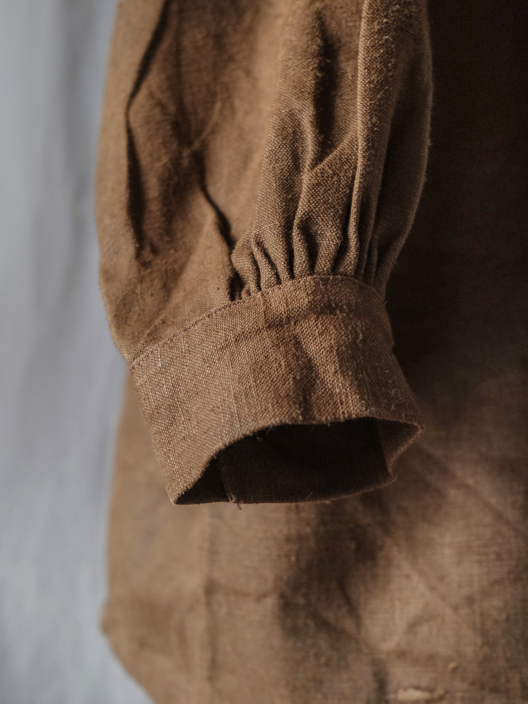 1930-1940’s French Farmer Heavy Chanvre Brown “Biaude” ou Smock / 法國 苴麻棕色罩衫