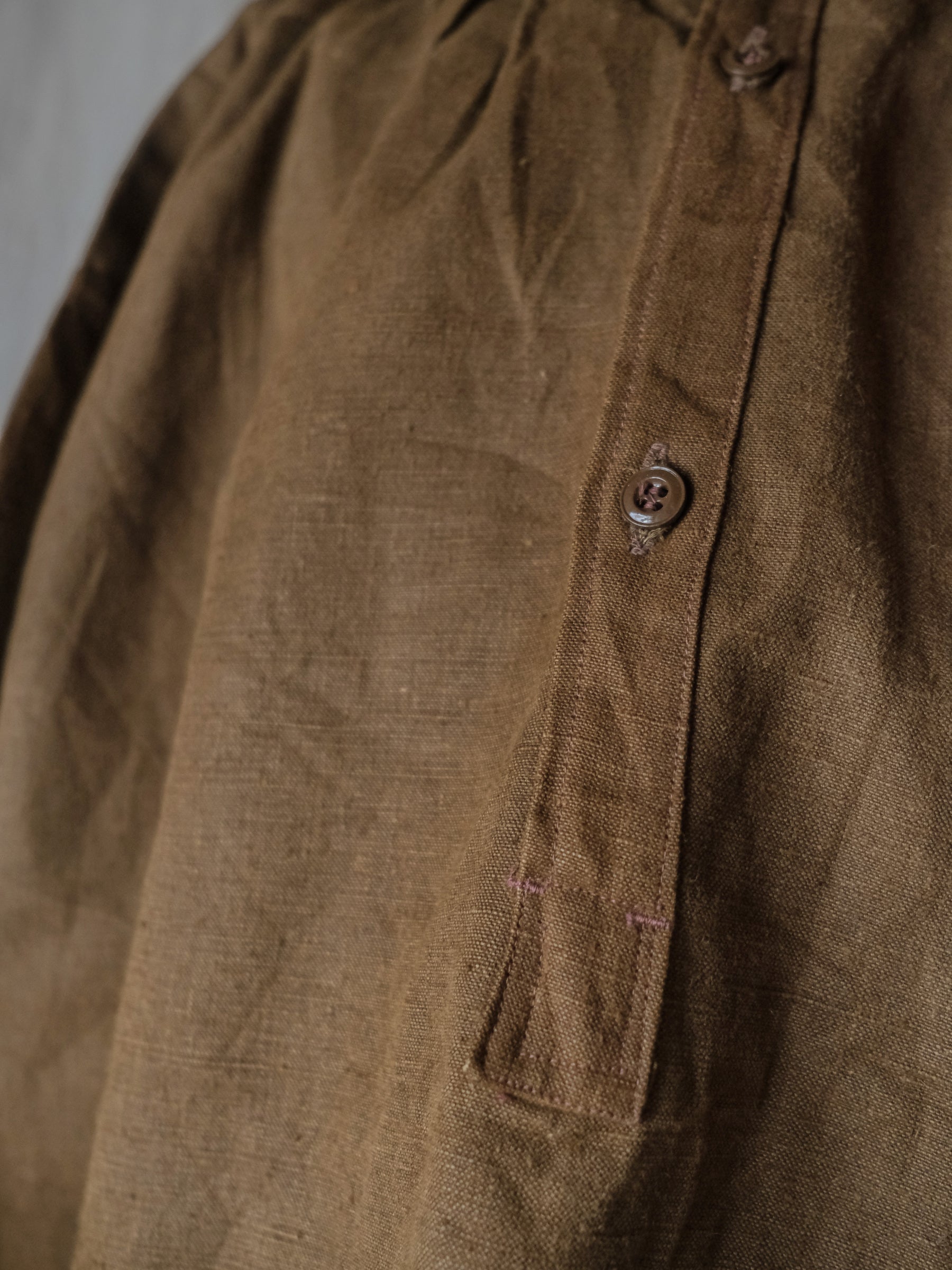 1930-1940’s French Farmer Heavy Chanvre Brown “Biaude” ou Smock / 法國 苴麻棕色罩衫