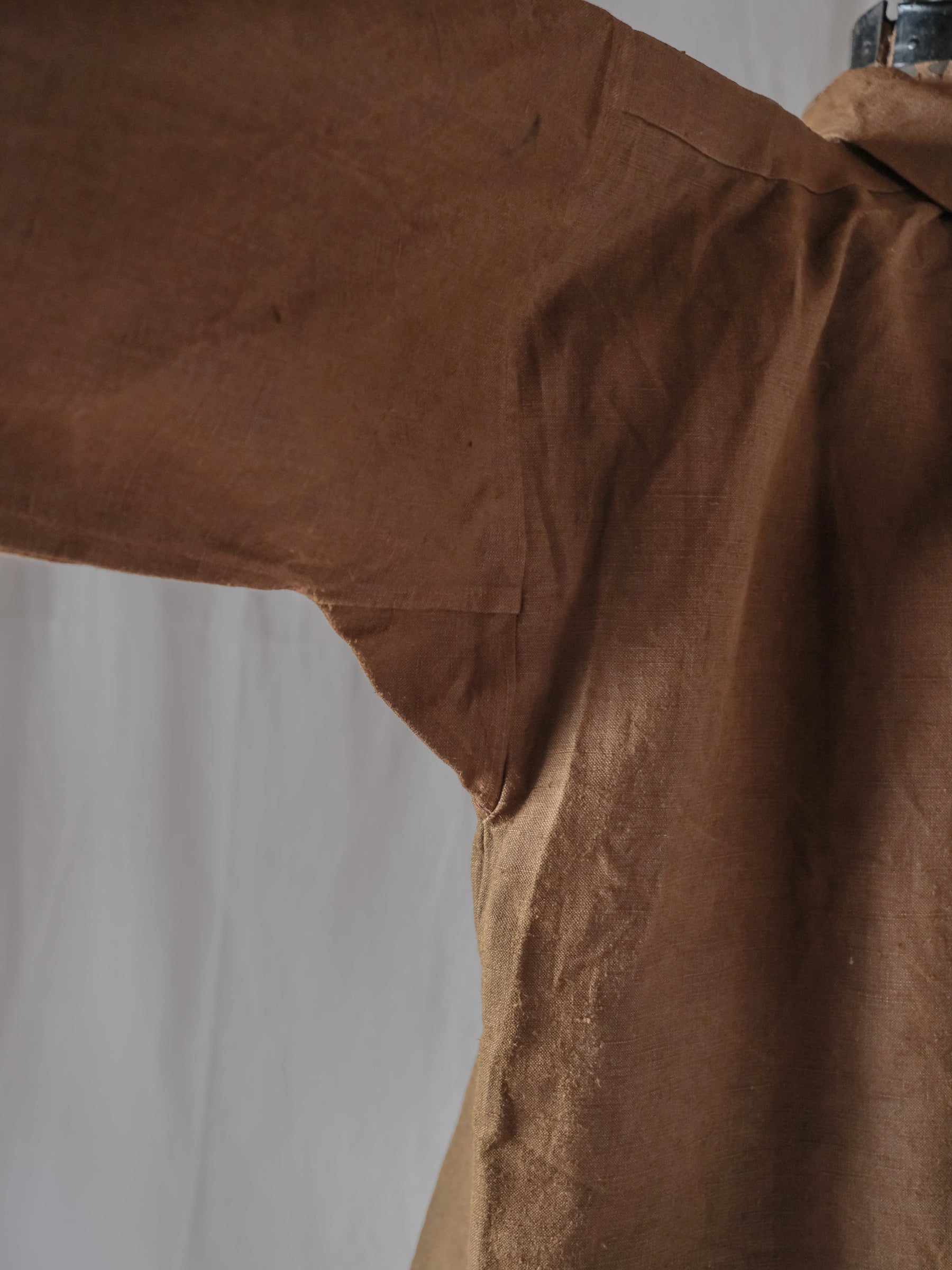 1930-1940’s French Farmer Heavy Chanvre Brown “Biaude” ou Smock / 法國 苴麻棕色罩衫