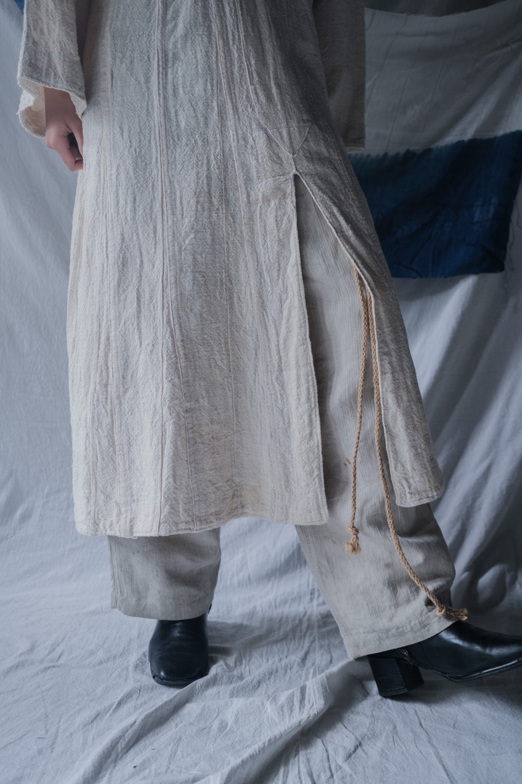 1950-1960's African Sahara Gandoura Hand Woven Raw Cotton / African Sahara Hand Woven Raw Cotton Sweater