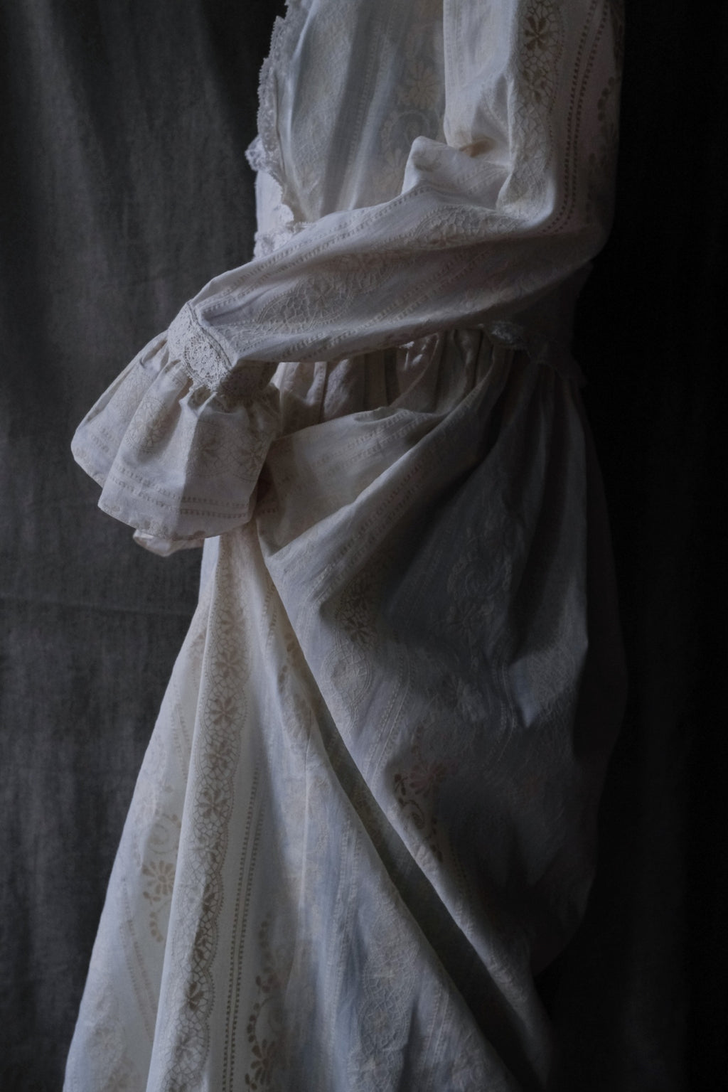 1980's Layered Lace Flocky Print Maxi Dress / 蕾絲植絨印花連身蛋糕裙