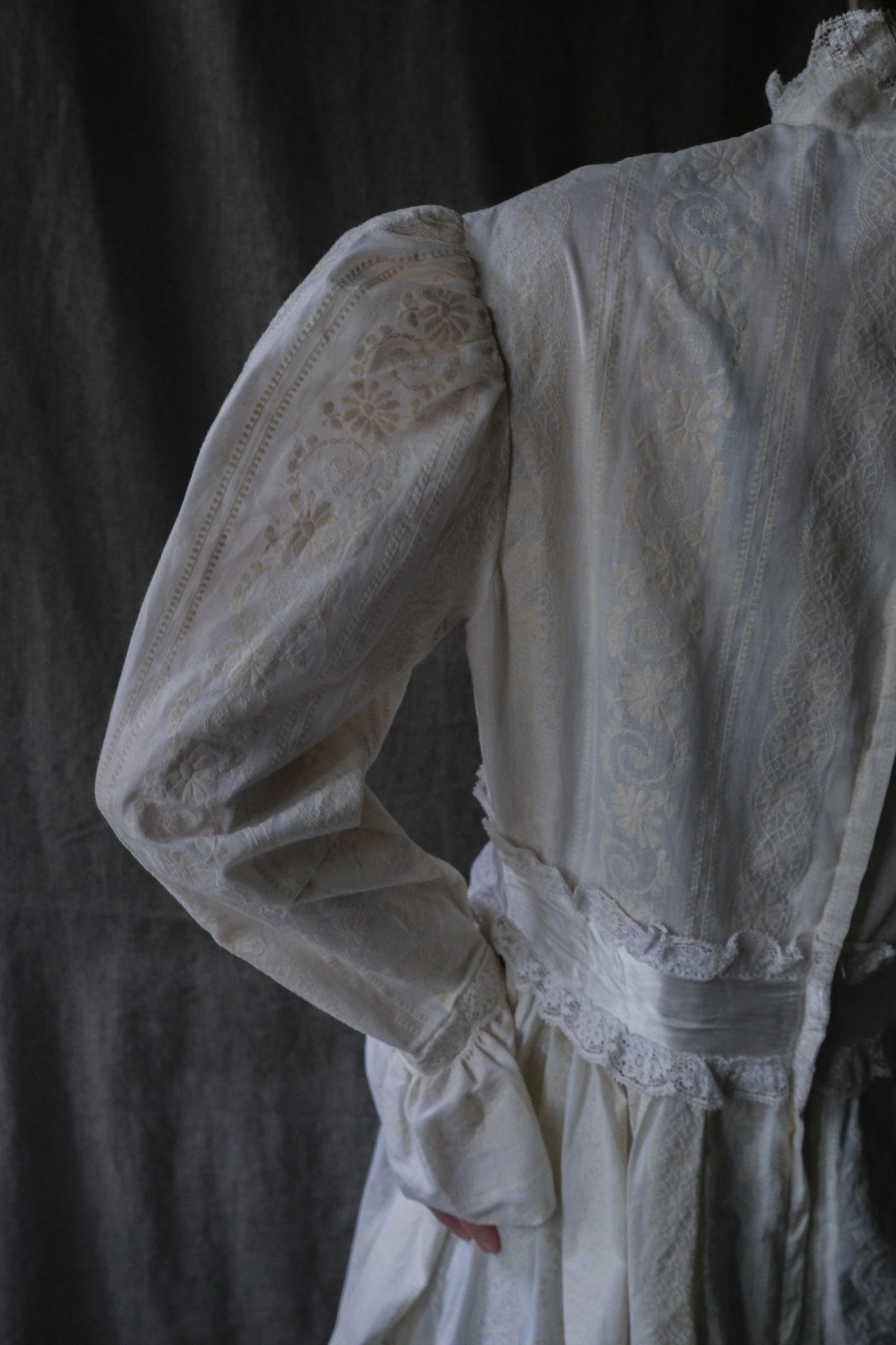 1980's Layered Lace Flocky Print Maxi Dress / 蕾絲植絨印花連身蛋糕裙
