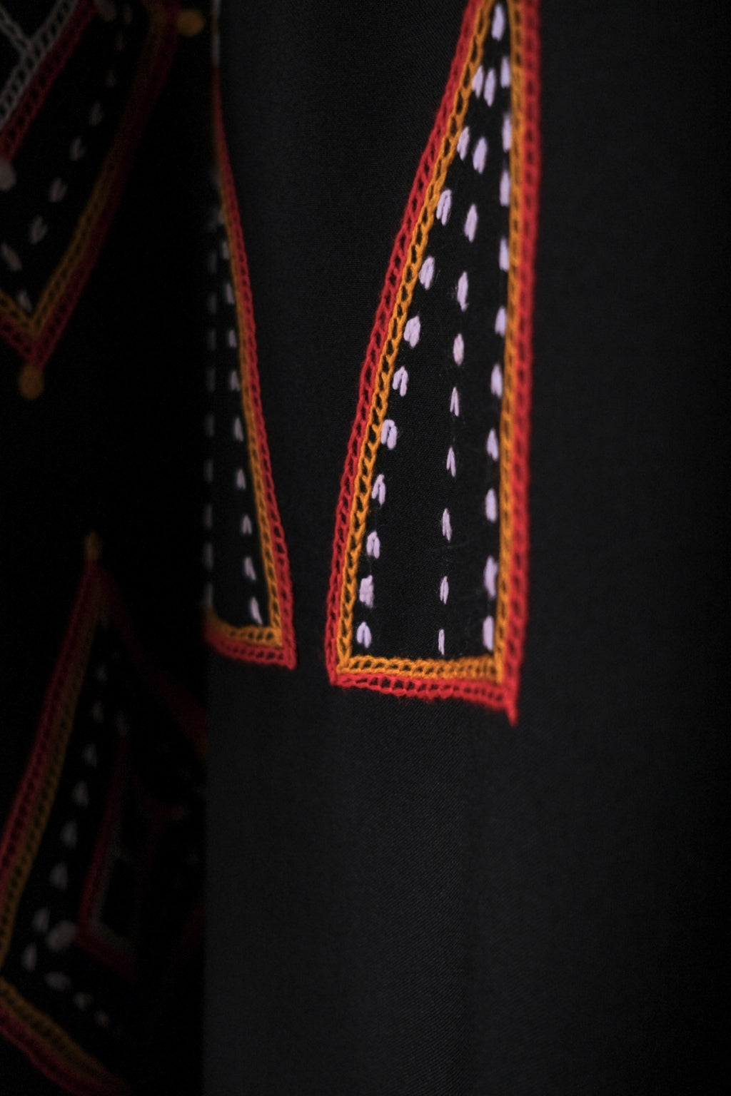 Cameroon Folk Embroidery Velvet Smock / 喀麥隆民族刺繡絲絨罩衫