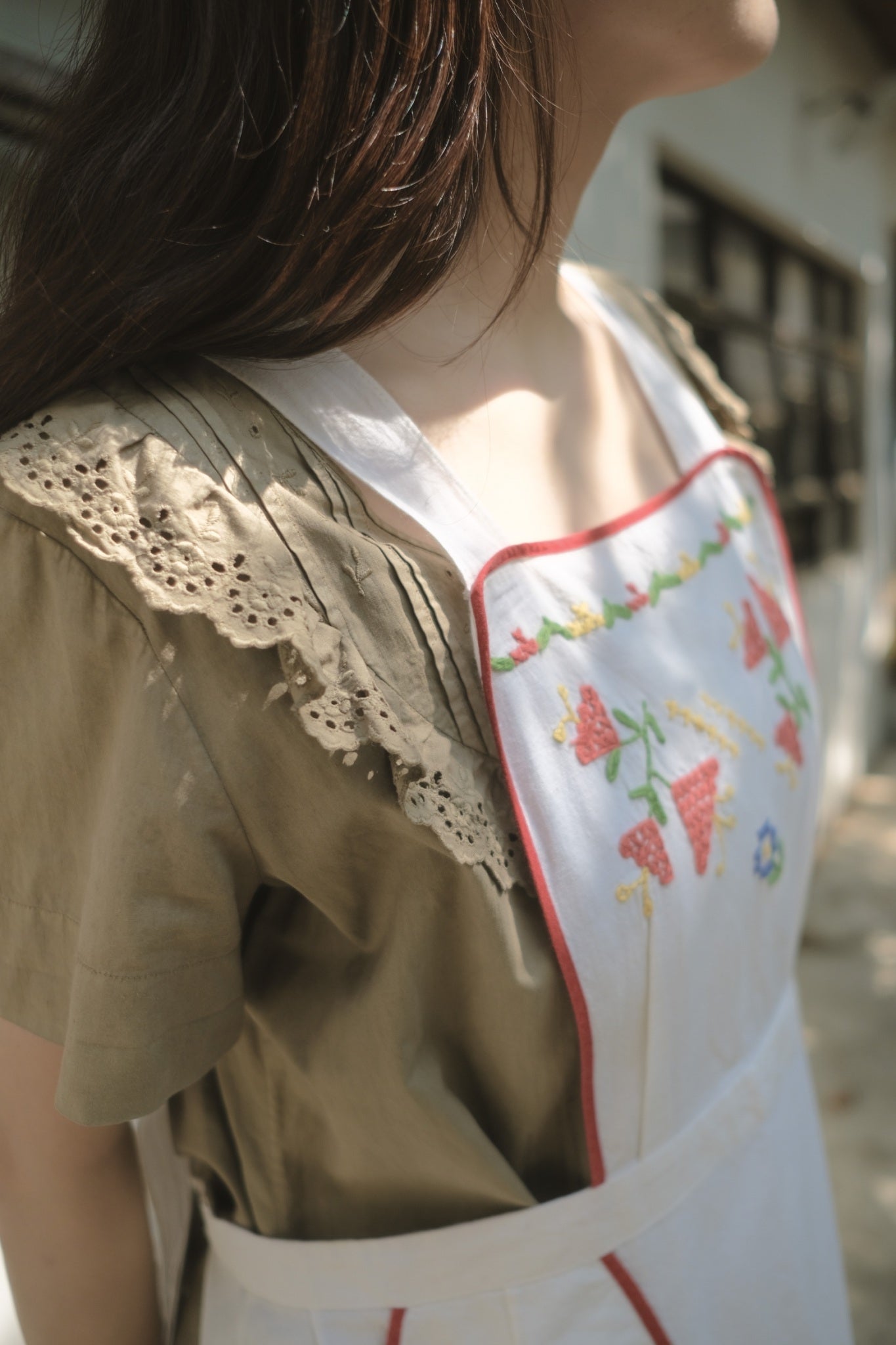 Vintage Portuguese Embroidered Apron / 葡萄牙刺繡圍裙