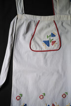Vintage Portuguese Embroidered Apron / 葡萄牙刺繡圍裙