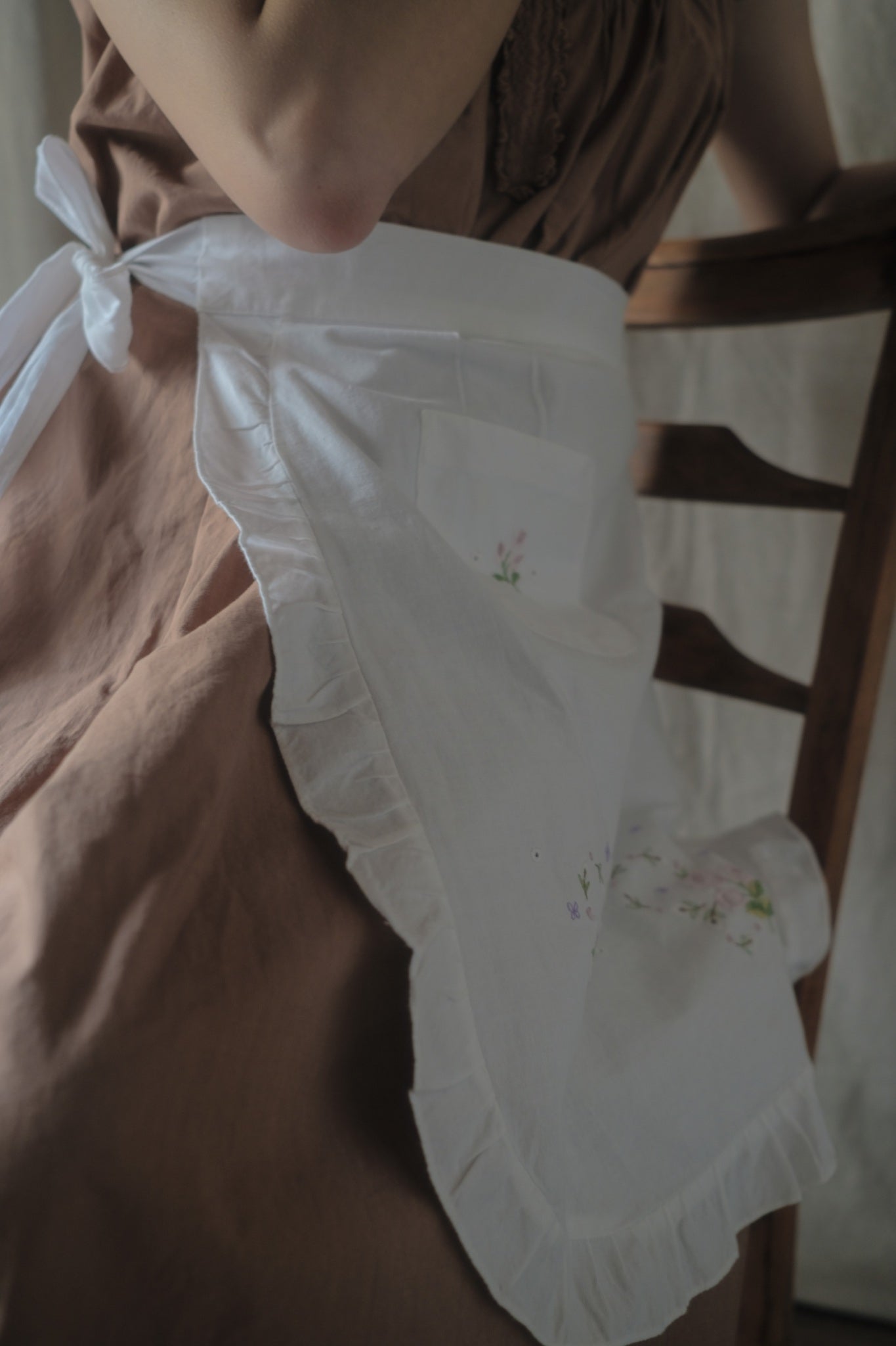 Vintage European Embroidered Apron / 歐洲刺繡圍裙