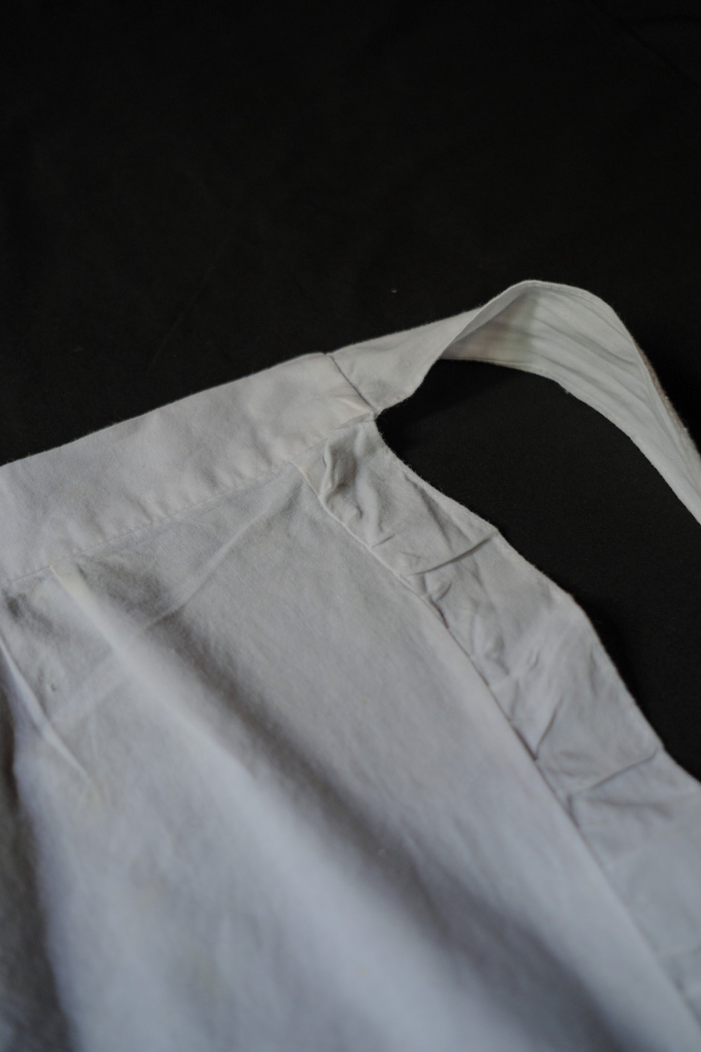 Vintage European Embroidered Apron / 歐洲刺繡圍裙