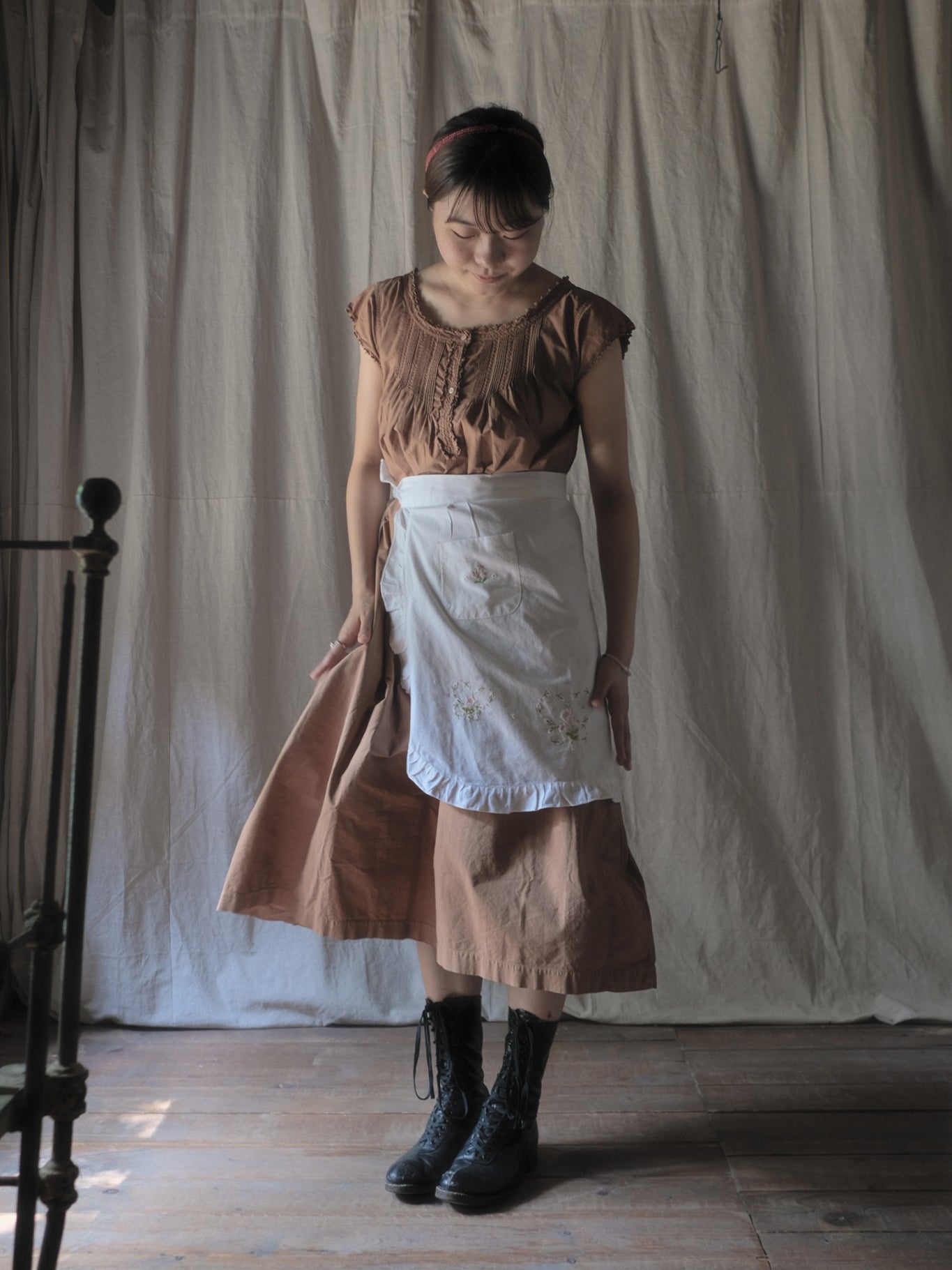 Vintage European Embroidered Apron / 歐洲刺繡圍裙