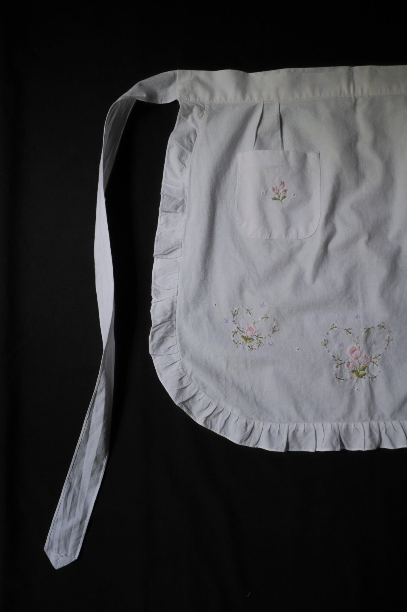Vintage European Embroidered Apron / 歐洲刺繡圍裙