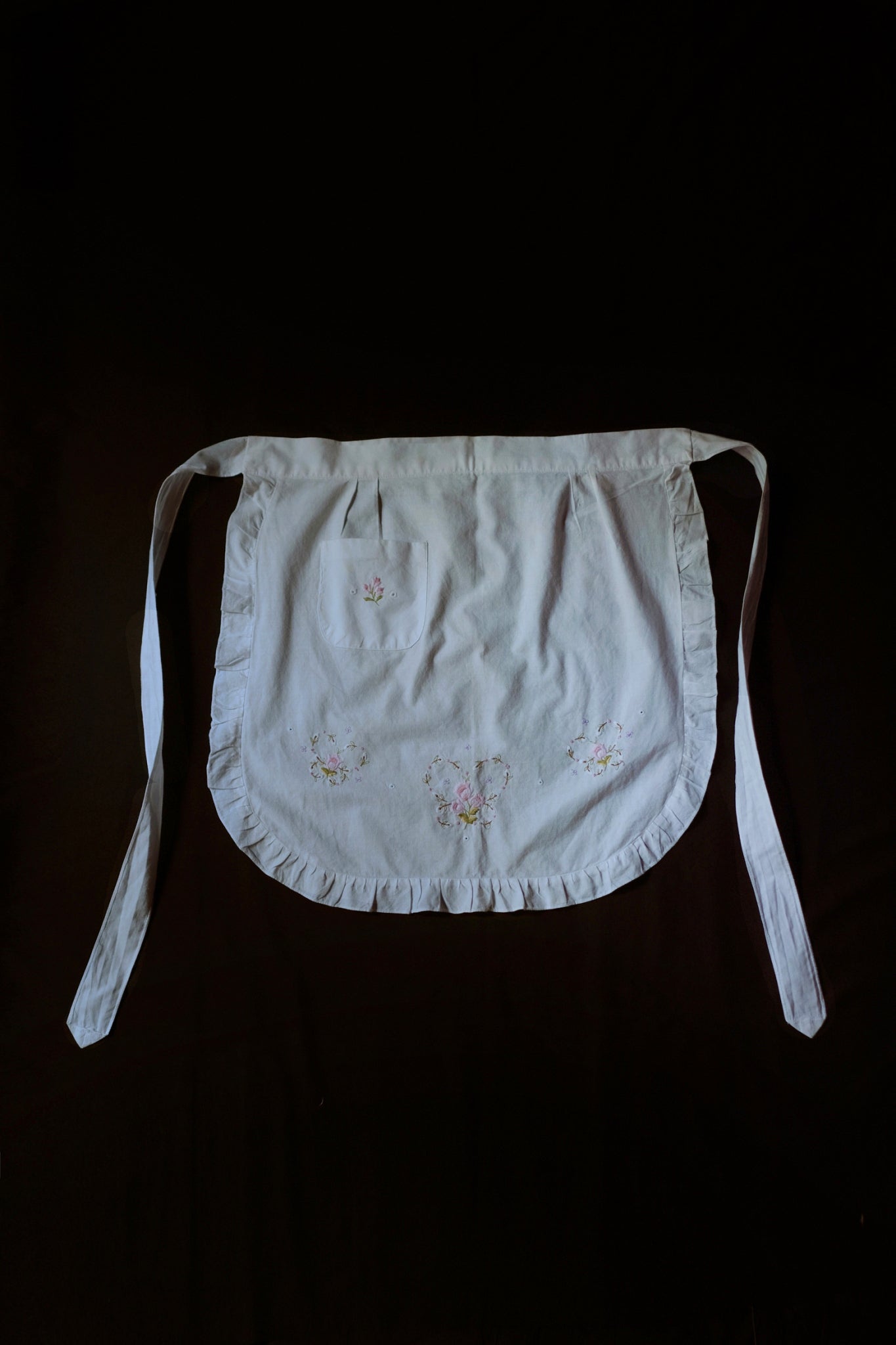 Vintage European Embroidered Apron / 歐洲刺繡圍裙