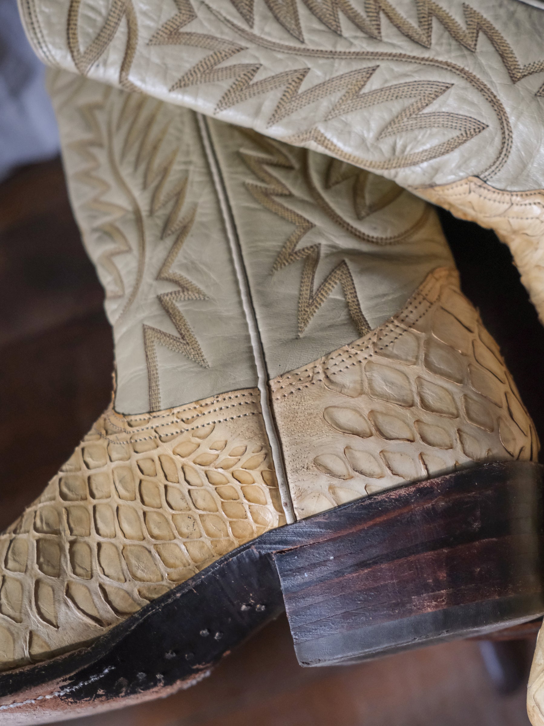 NOCONA Snakeskin Cream Yellow Cowboy Boots 蛇皮復古奶油黃刺繡西部靴