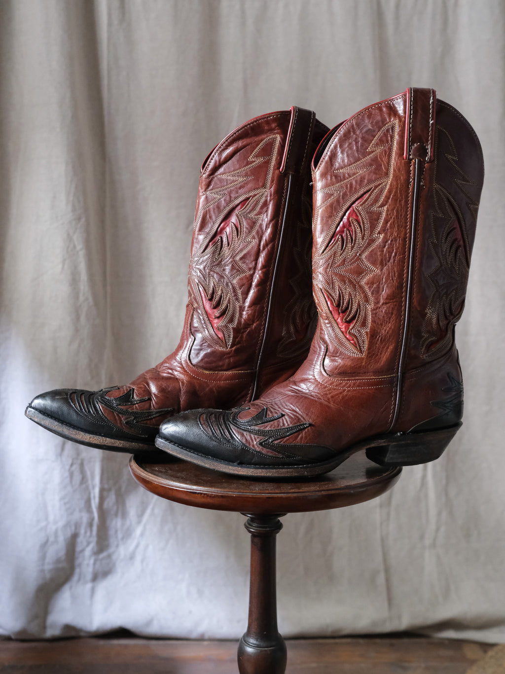 CODE WEST Black, Reddish Brown Two Tone Cowboy Boots 黑與紅棕雙色調西部靴