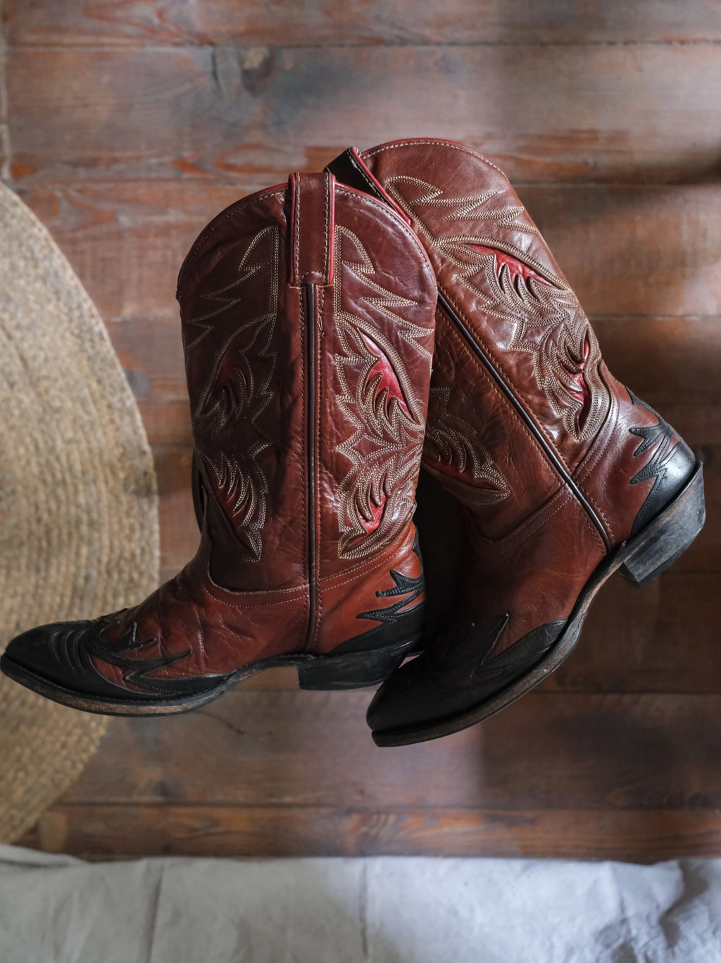 CODE WEST Black, Reddish Brown Two Tone Cowboy Boots 黑與紅棕雙色調西部靴