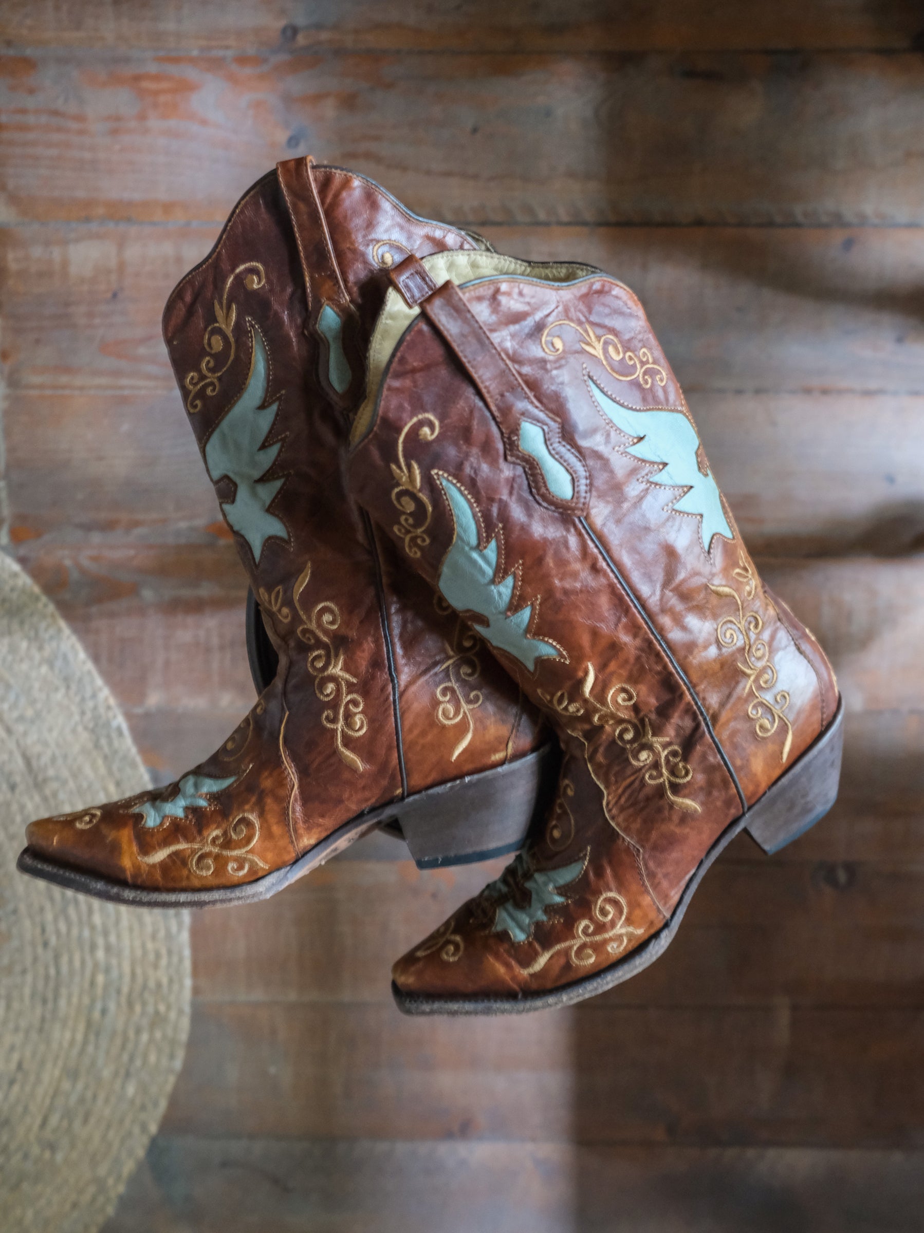 JNV Turquoise Cross Wing Cowboy Boots 綠松拼色十字架翅膀雕花西部靴