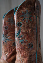 Shyanne Women's Snip Toe Turquoise Embroidered Cowboy Boots 女士方尖頭綠松色雕花做舊西部靴