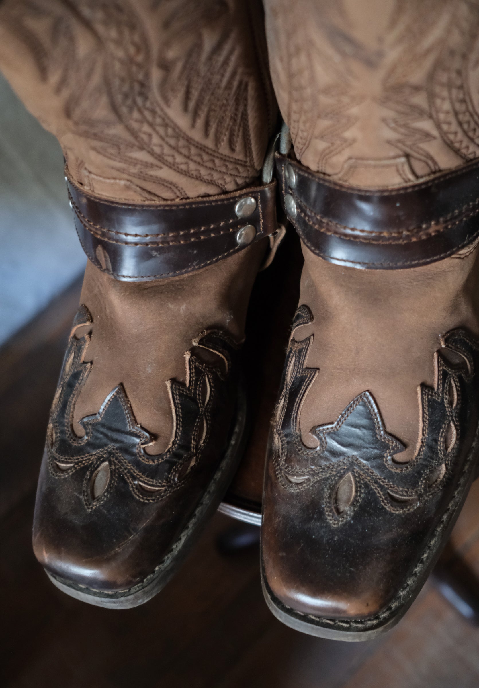 BILL MONTANA Square Toe Harness Two Tone Cowboy Motorcycle Boots 雙皮革雕花繫帶西部機車靴