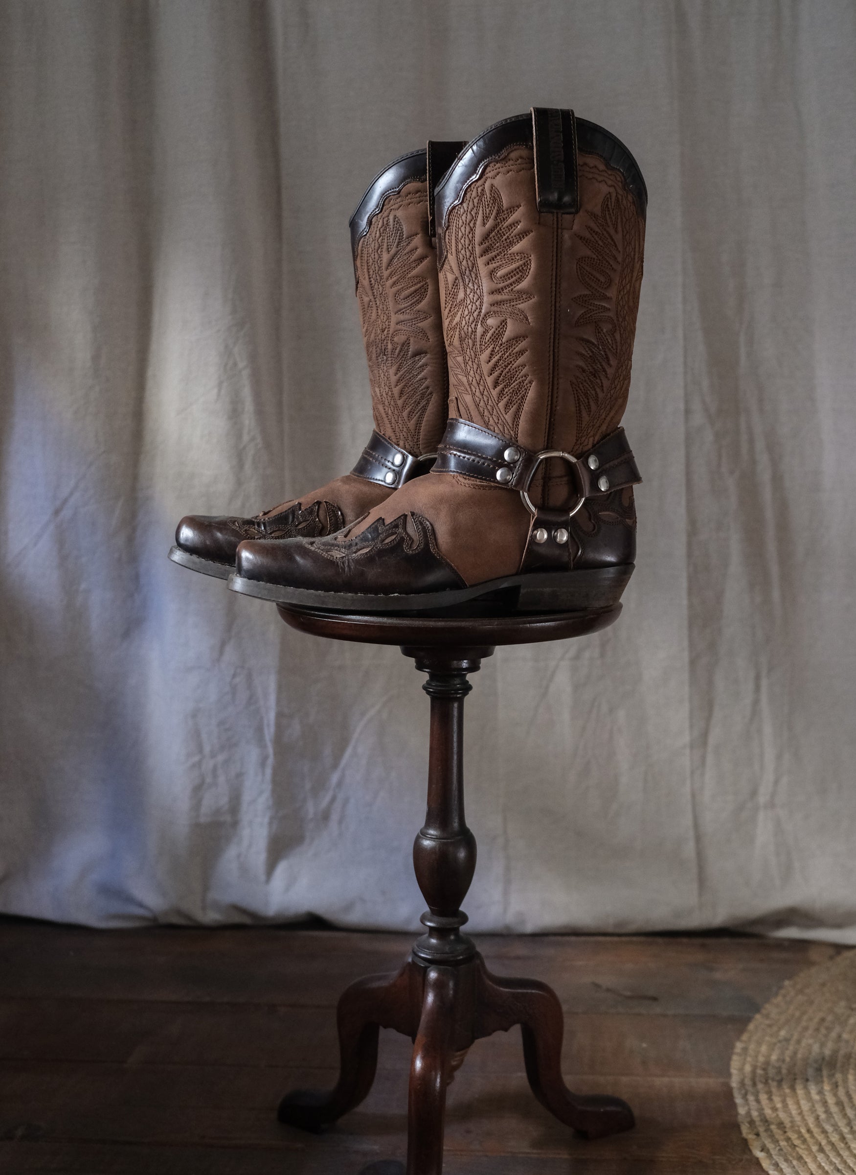 BILL MONTANA Square Toe Harness Two Tone Cowboy Motorcycle Boots 雙皮革雕花繫帶西部機車靴