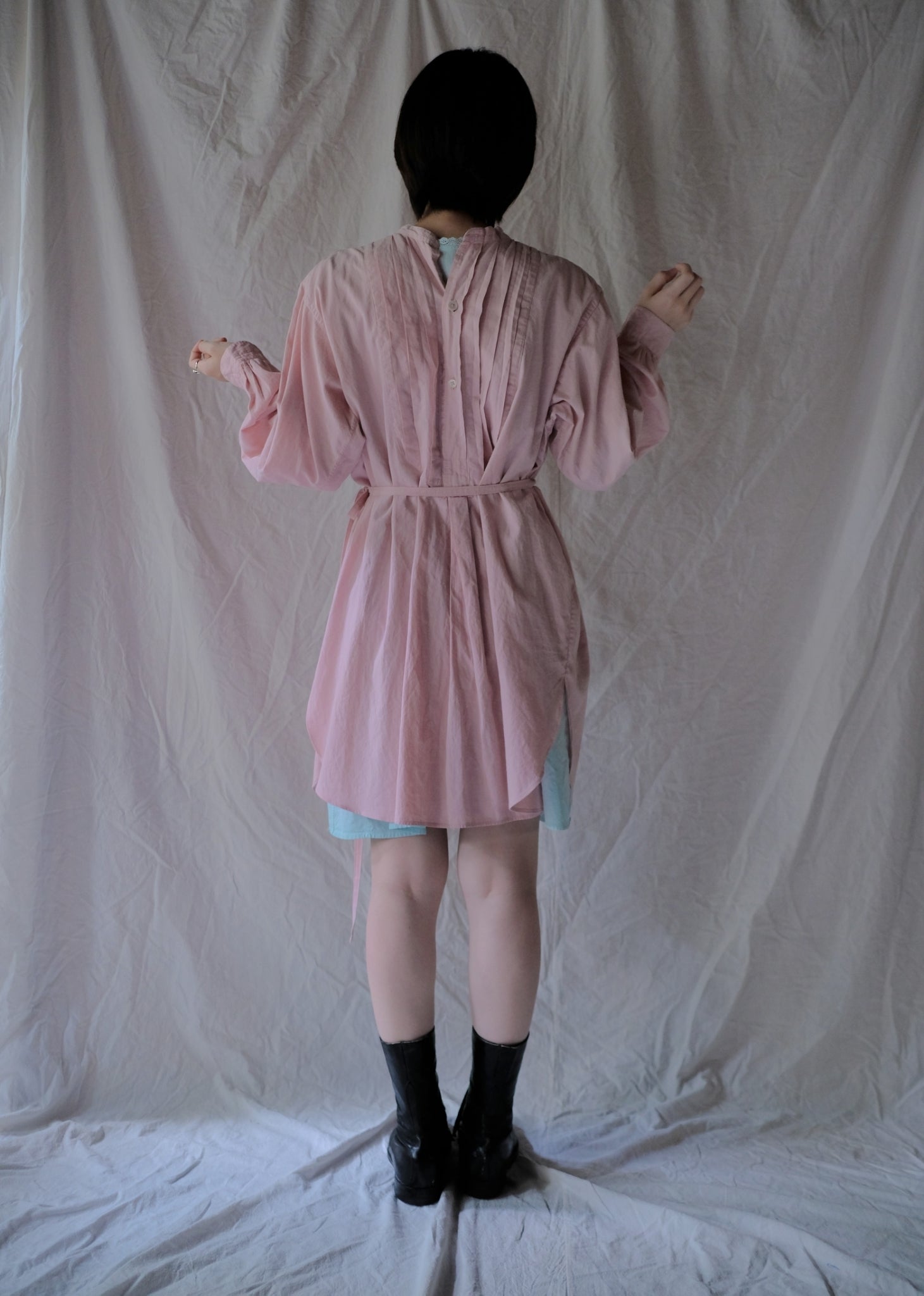 1930-1940’s Vintage European / France Open-Back Drawstring Dress Shirt / 霞色粉歐洲露背綁繩禮服襯衫