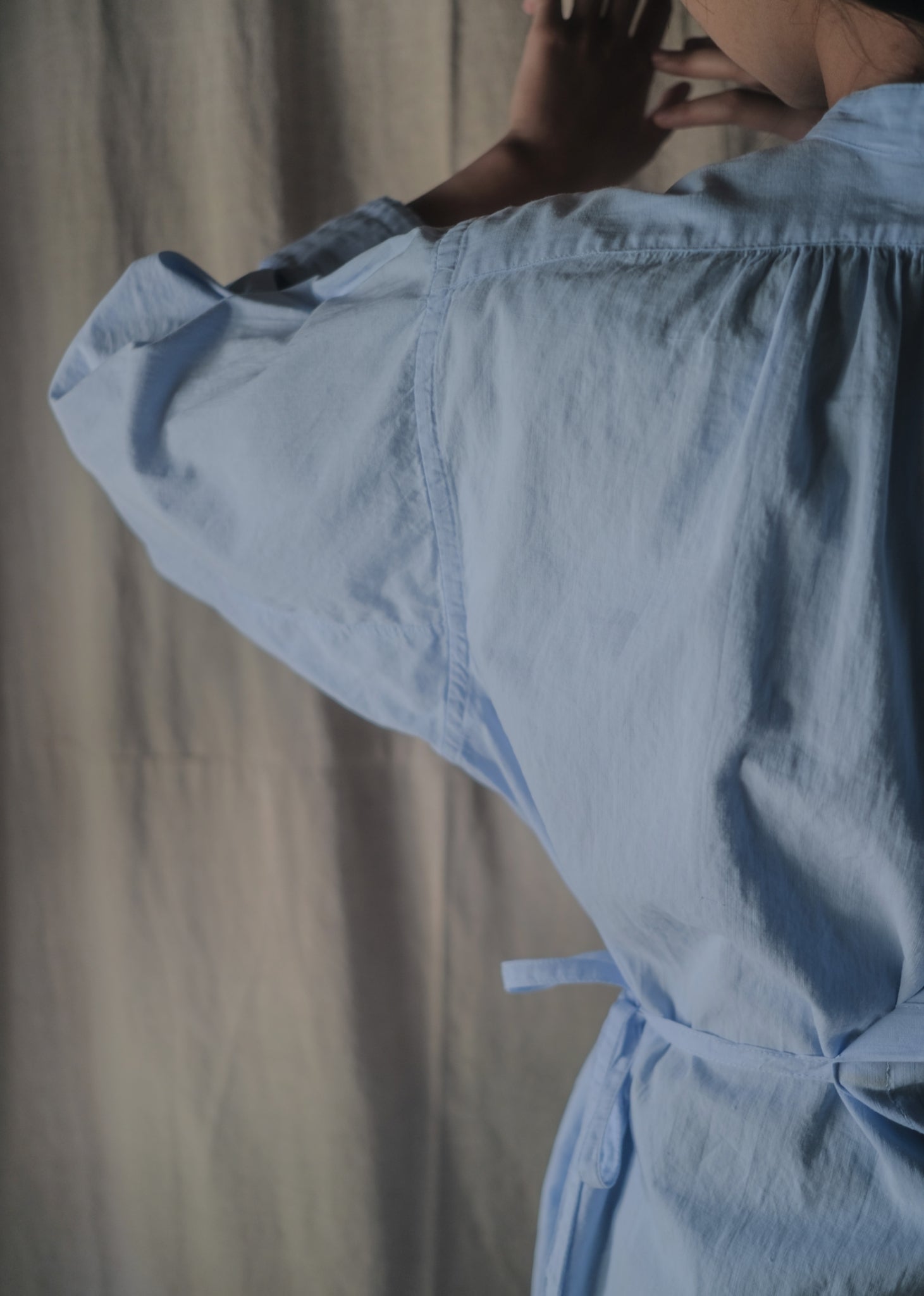 1900-1910’s Vintage European / France Open-Back Drawstring Dress Shirt /月色藍歐洲露背綁繩禮服襯衫