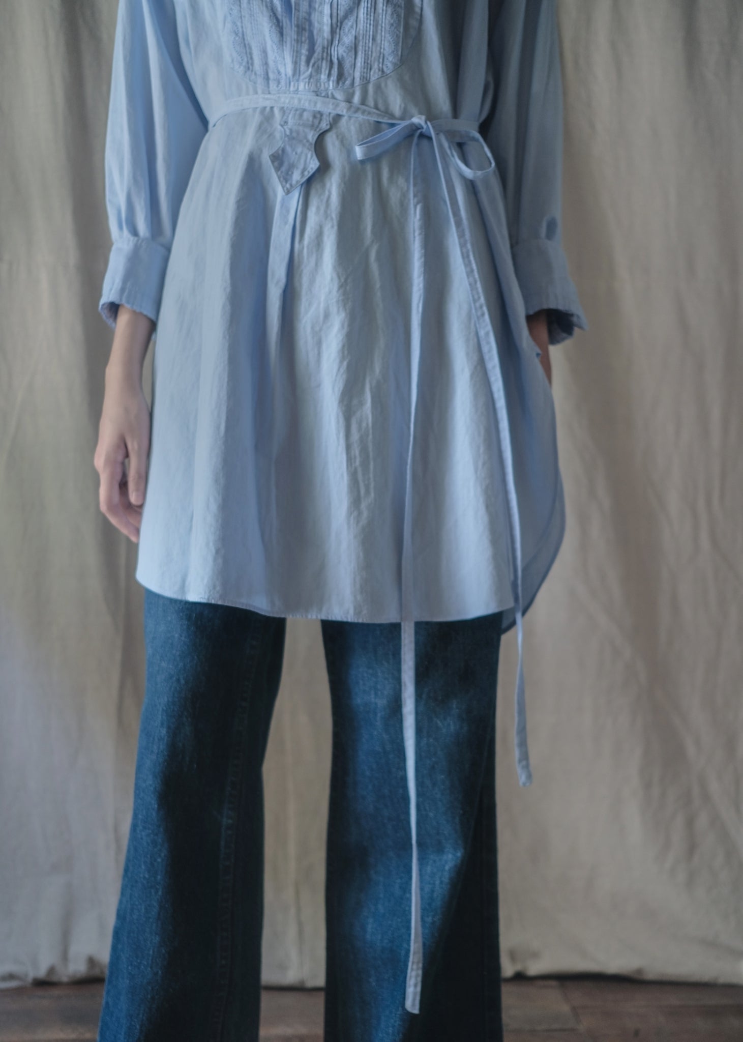 1900-1910’s Vintage European / France Open-Back Drawstring Dress Shirt /月色藍歐洲露背綁繩禮服襯衫