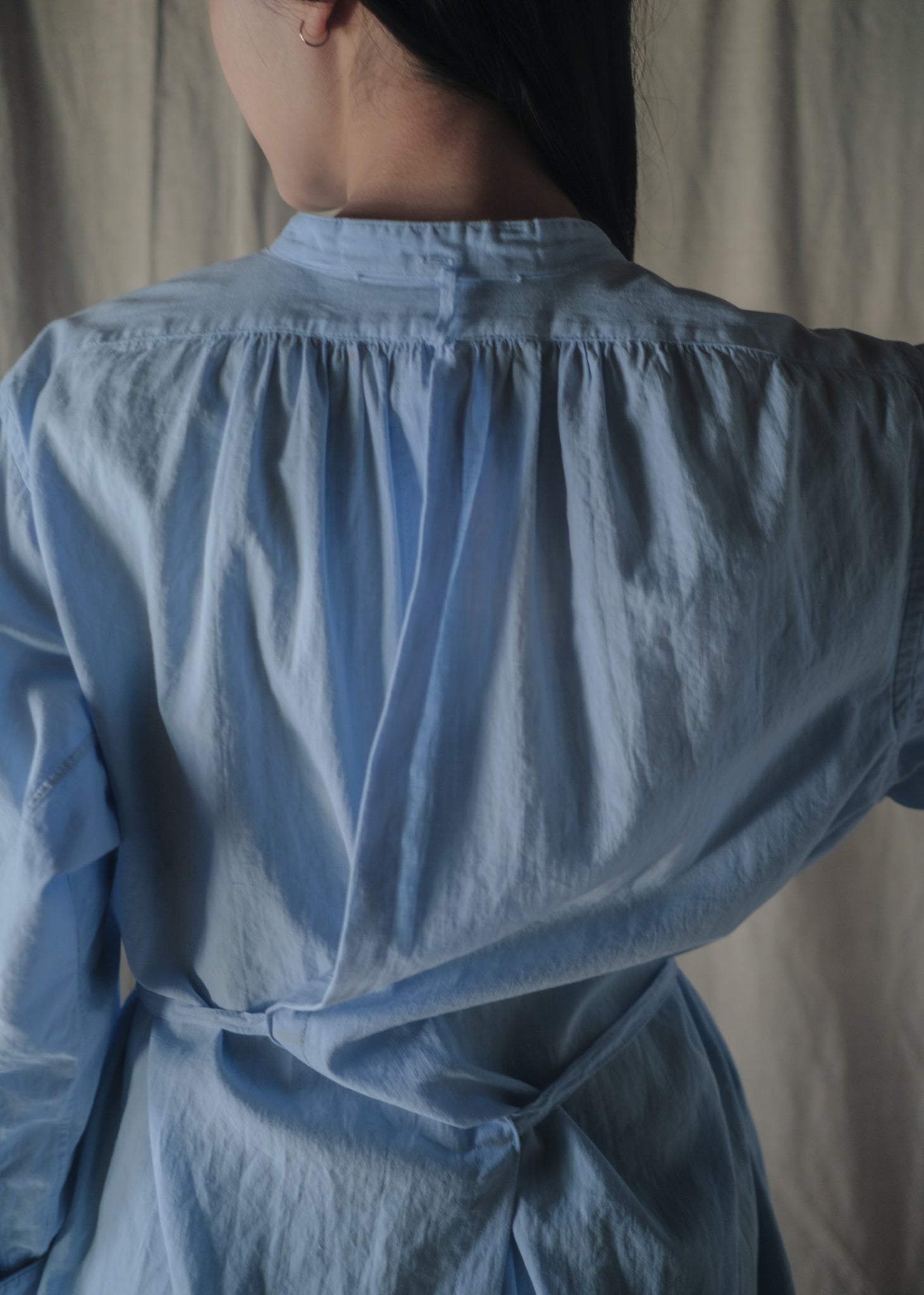 1900-1910’s Vintage European / France Open-Back Drawstring Dress Shirt /月色藍歐洲露背綁繩禮服襯衫