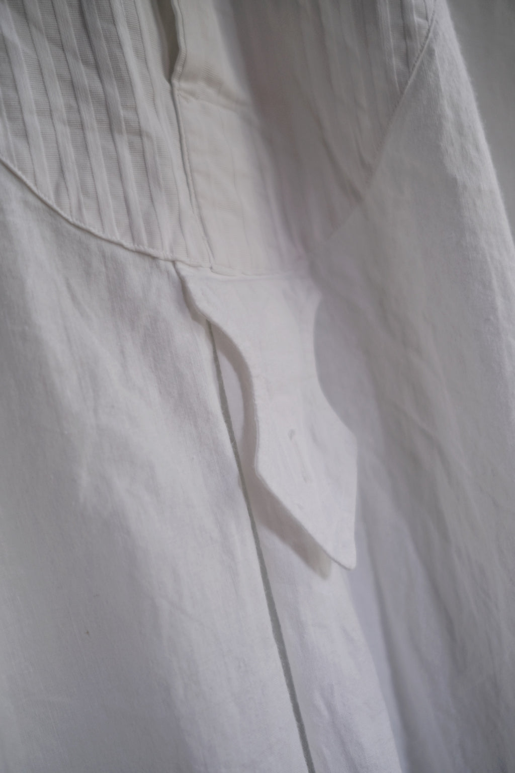 1930-1940's Vintage European / France Open-Back Drawstring Dress Shirt