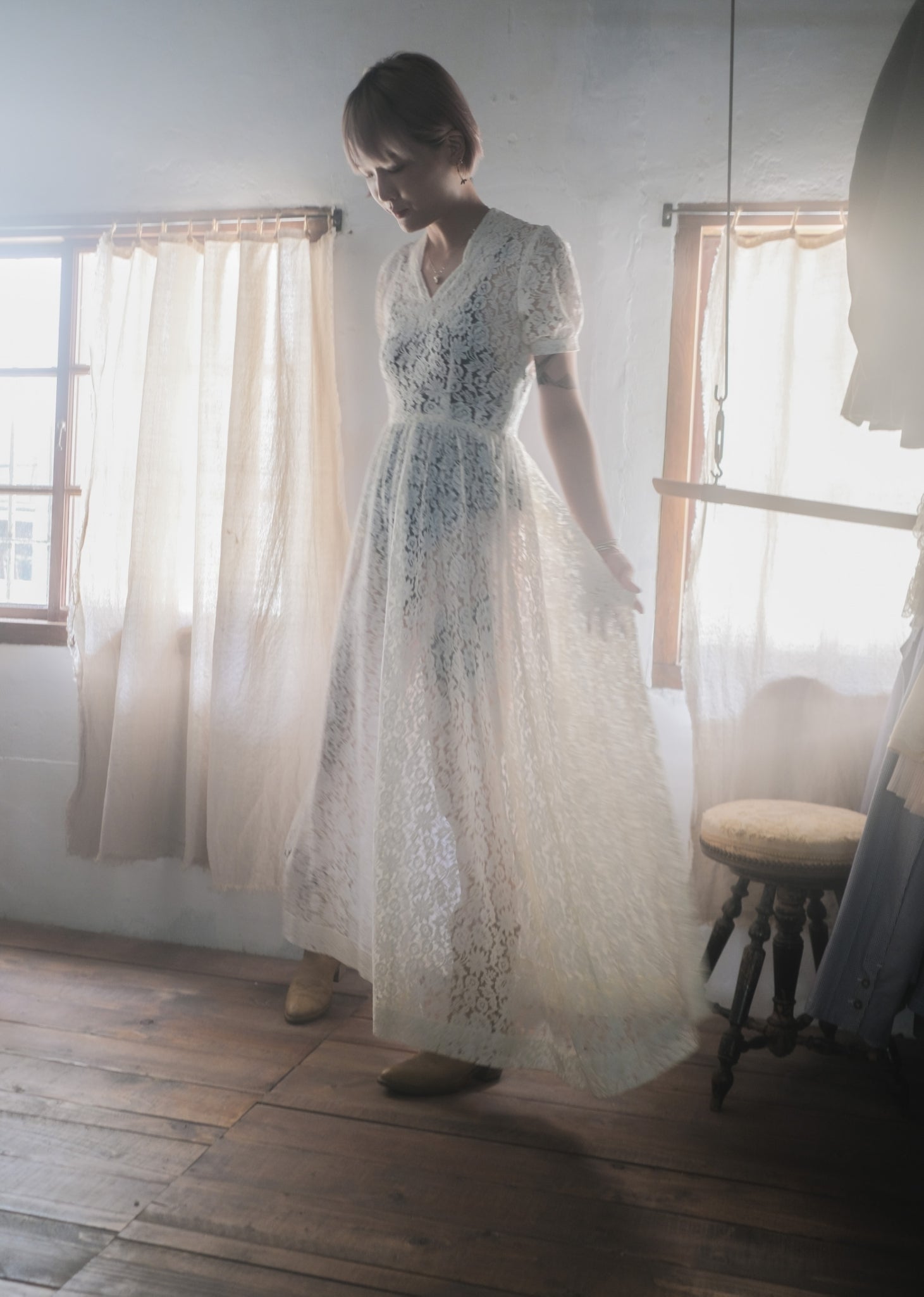 Vintage Lace Maxi Dress / 透膚蕾絲長裙