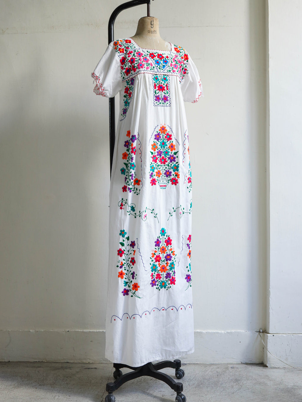 Mexican Pueblo Embroidered Folk Maxi Dress