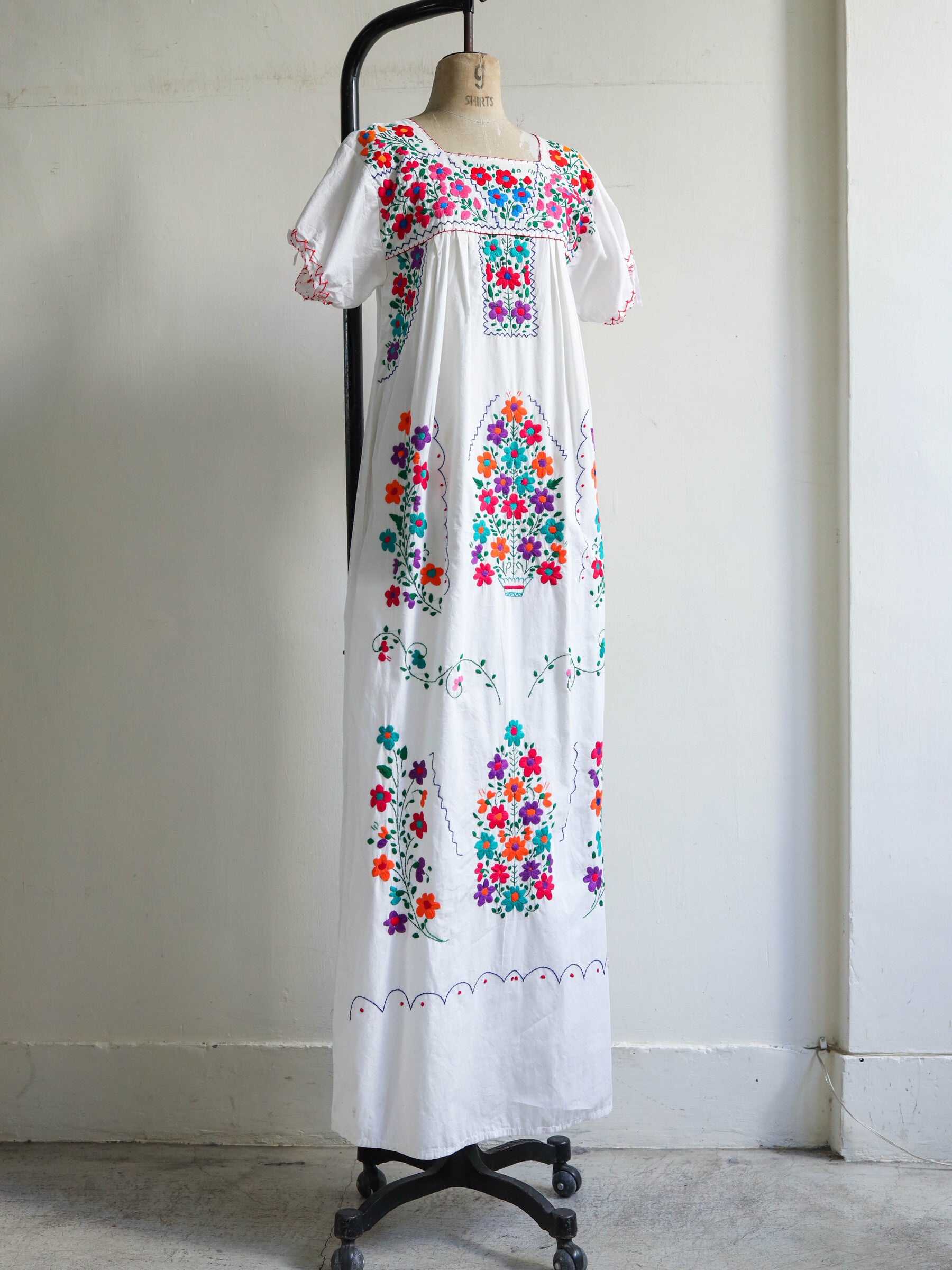Mexican Pueblo Embroidered Folk Maxi Dress