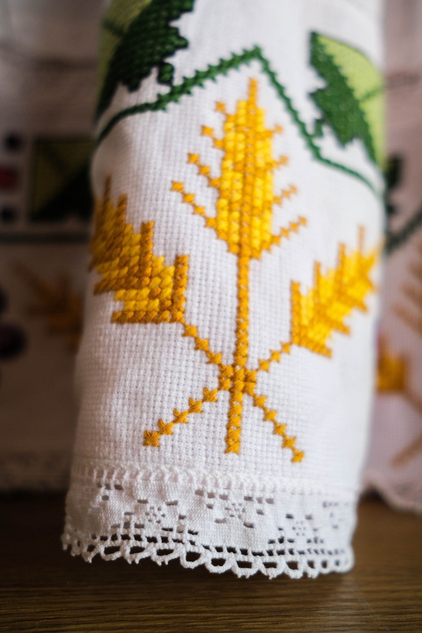 1960's French Cross Stitch Church Smock / 法國十字繡牧師罩衫